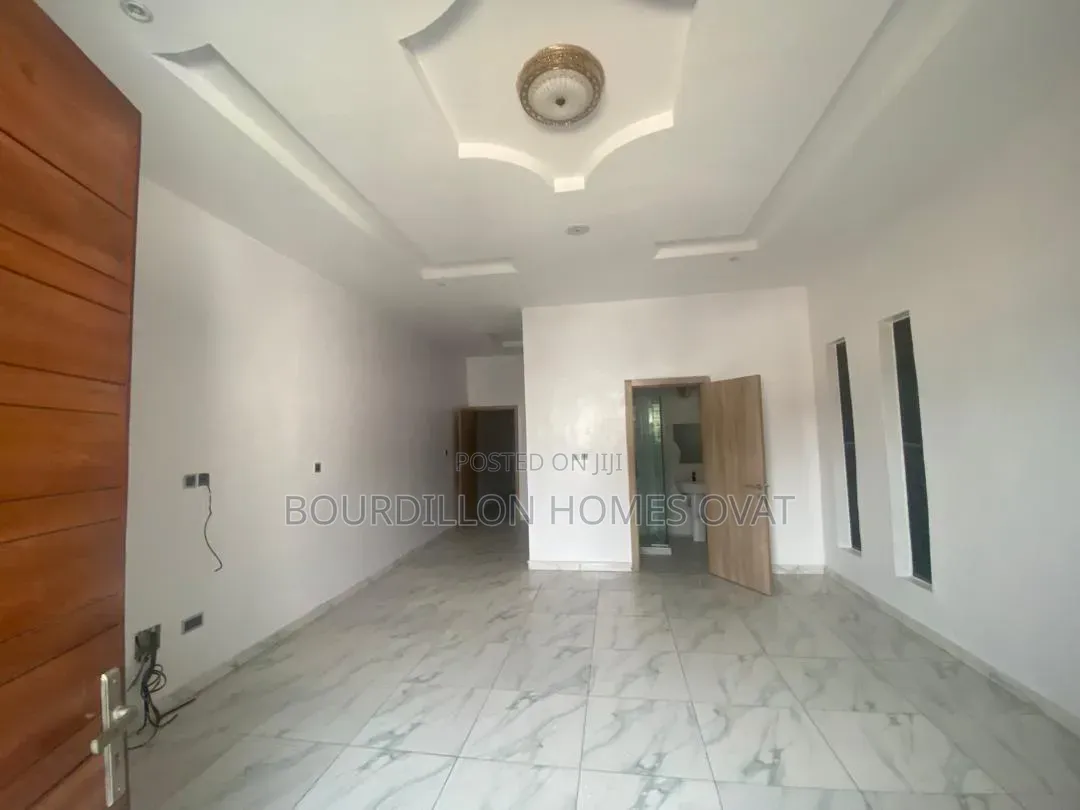 4bdrm Duplex in Ikota Villa Estate for rent
