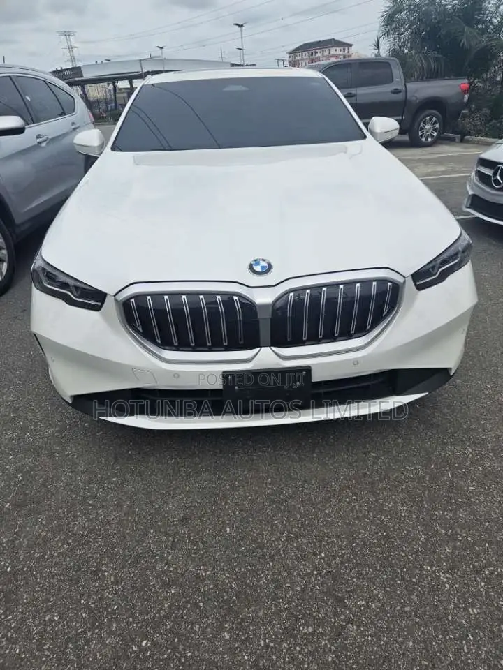 BMW 540i 2025 White