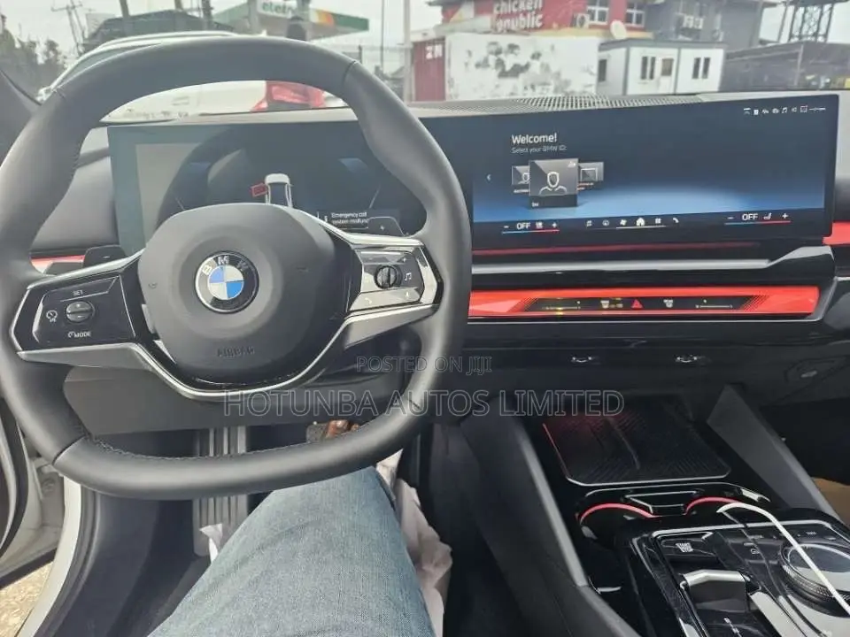 BMW 540i 2025 White