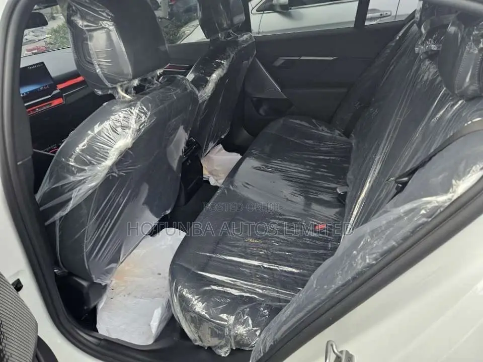 BMW 540i 2025 White