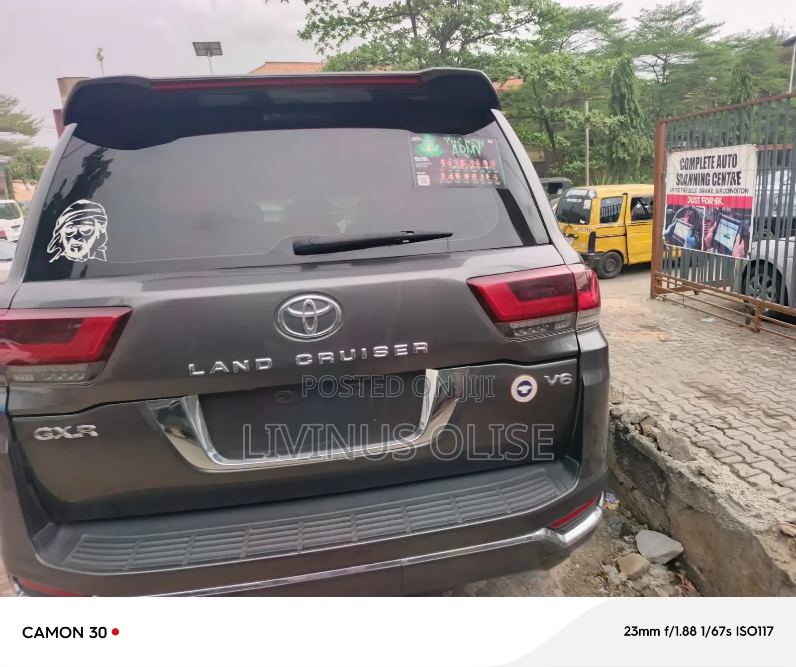 Toyota Land Cruiser 4.0 V6 DLX 2014 Black