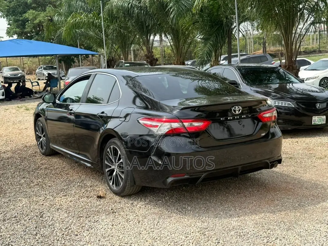 Toyota Camry SE (2.5L 4cyl 8A) 2019 Black