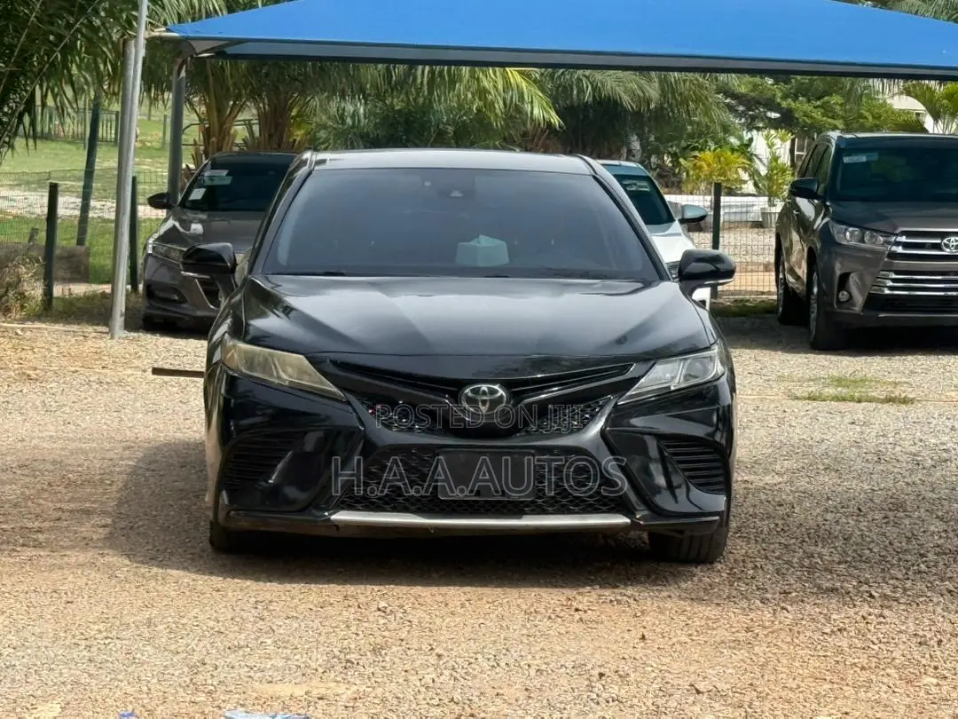 Toyota Camry SE (2.5L 4cyl 8A) 2019 Black