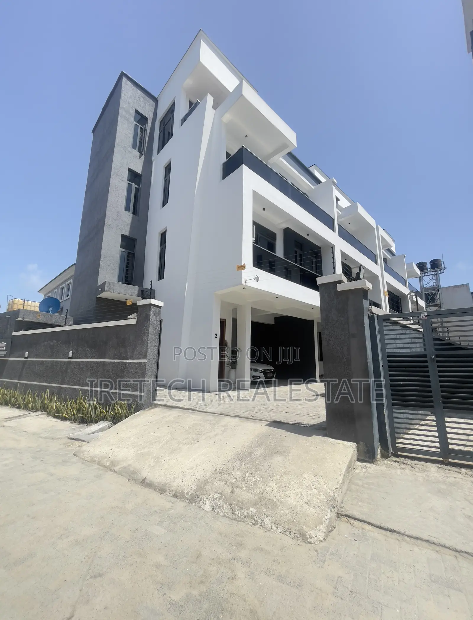 4bdrm Townhouse/Terrace in Ologolo By Osapa, Lekki Phase 1 for sale