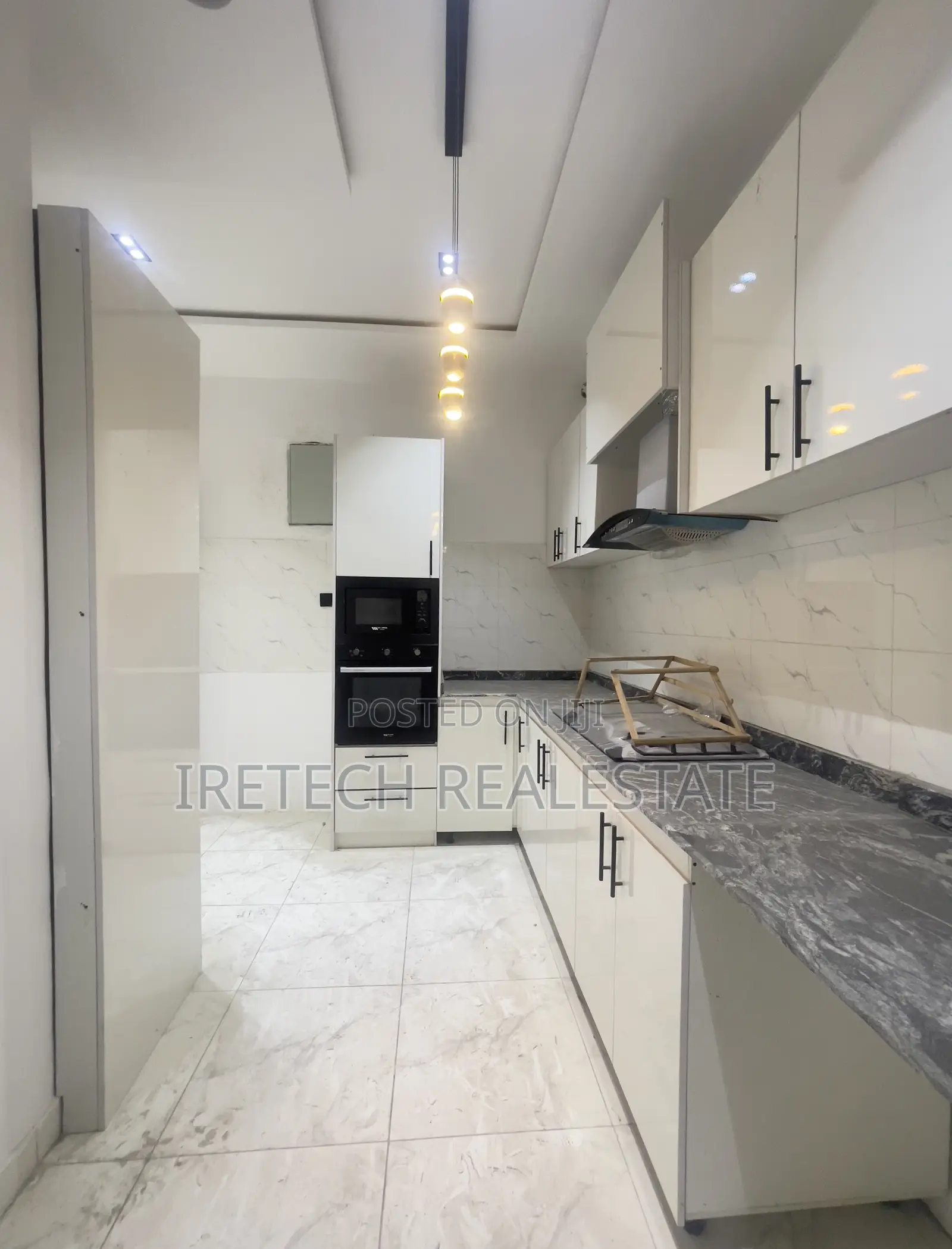 4bdrm Townhouse/Terrace in Ologolo By Osapa, Lekki Phase 1 for sale