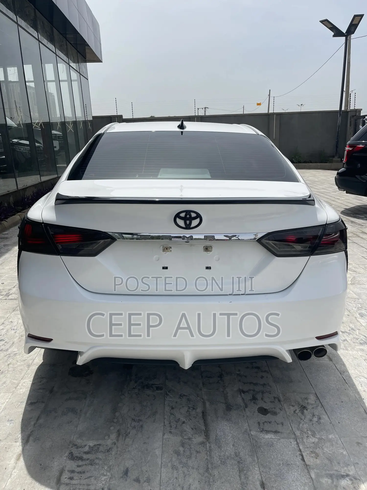 Toyota Camry 2019 White