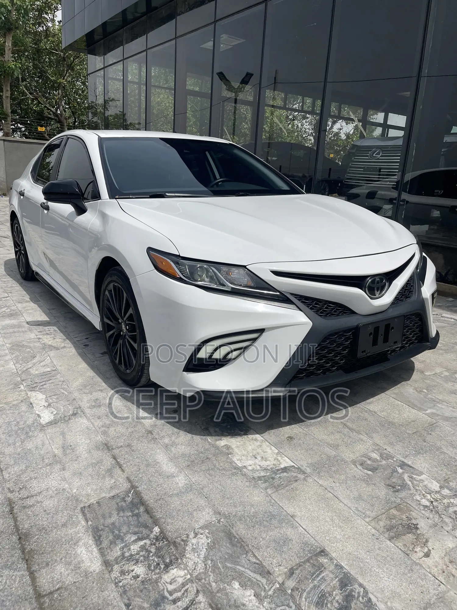 Toyota Camry 2019 White