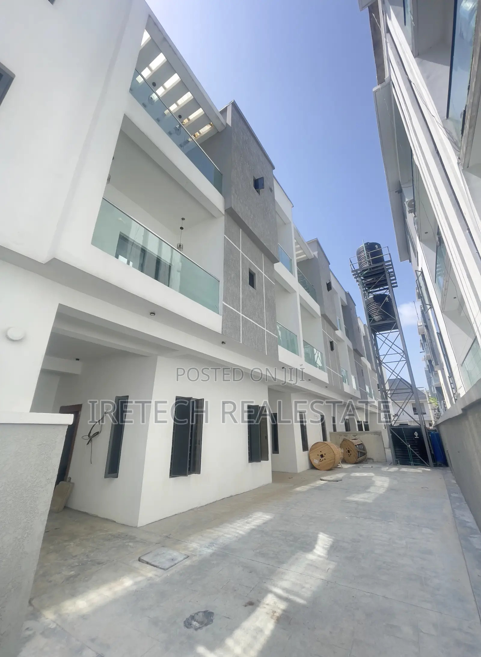 4bdrm Townhouse/Terrace in Ologolo Osapa, Lekki Expressway for sale