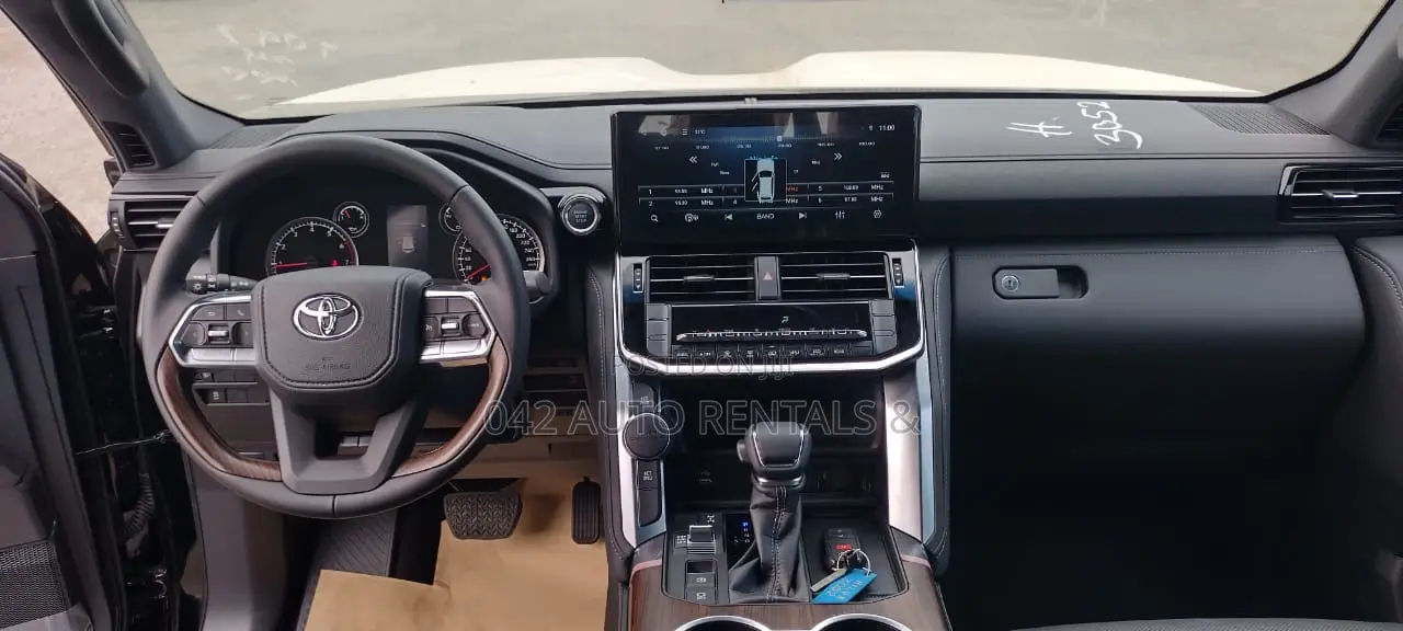 Toyota Landcruiser 2025 for Hire