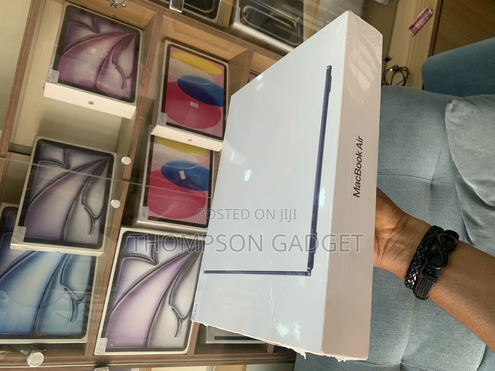 New Laptop Apple MacBook Air 2025 M4 13-inch 16GB SSHD+SSD 512GB