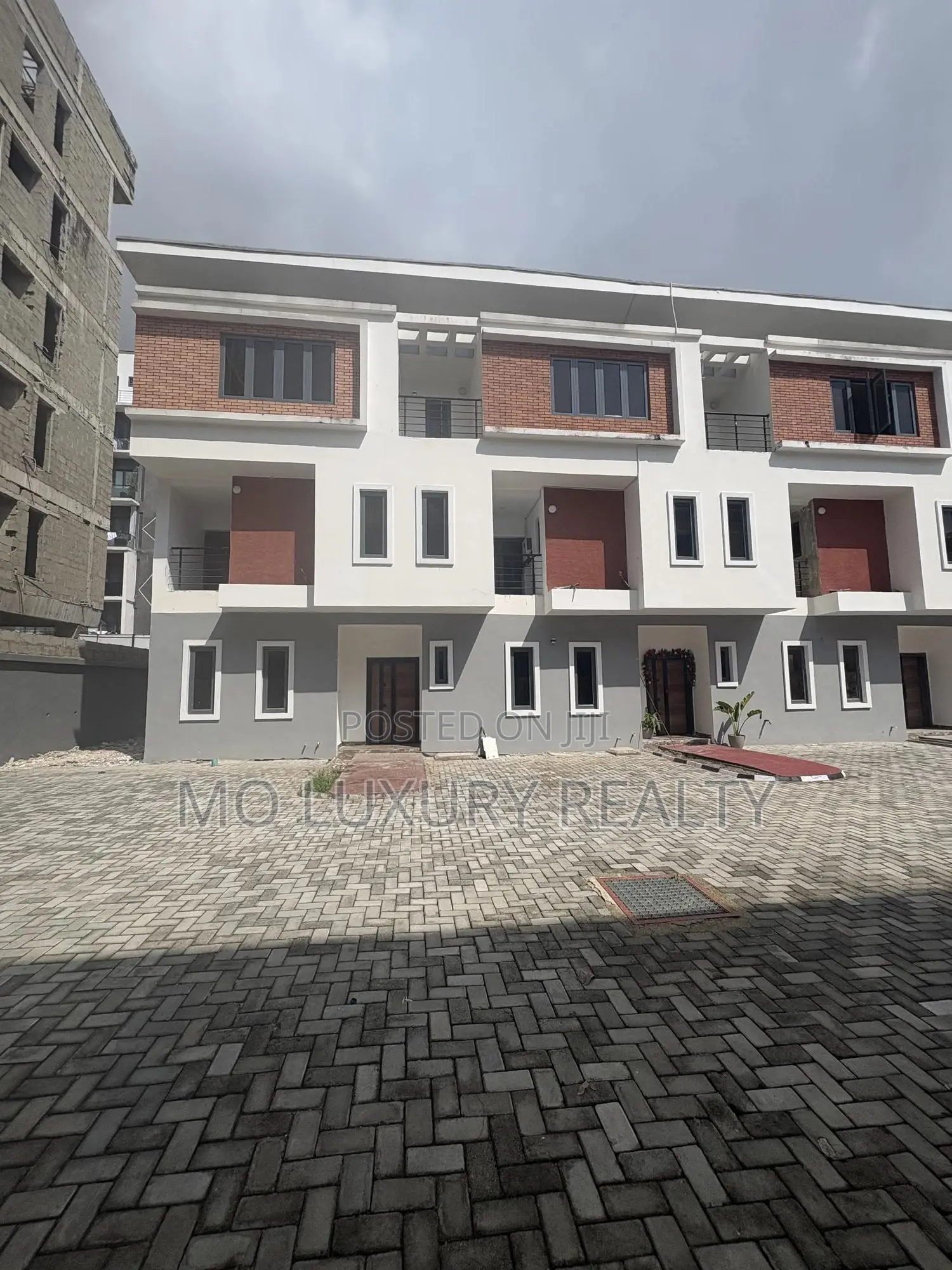 4bdrm Townhouse / Terrace in Ikate for rent