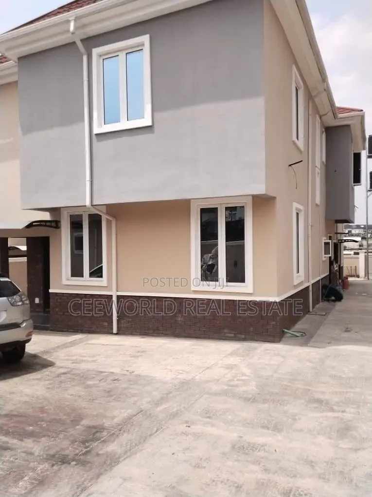 4bdrm Duplex in Kolapo Ishola Gra, Akobo for rent