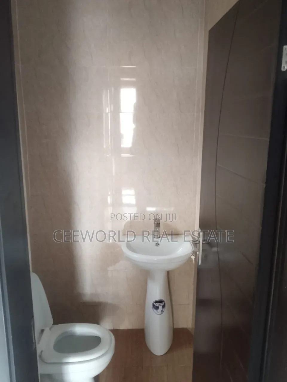 4bdrm Duplex in Kolapo Ishola Gra, Akobo for rent