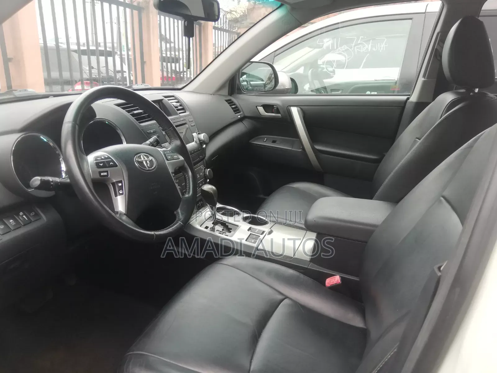 Toyota Highlander SE 2012 White
