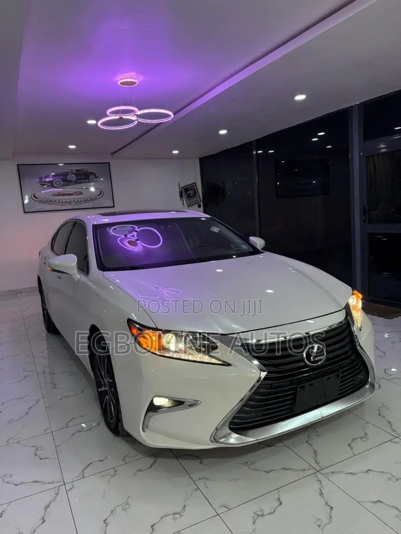 Lexus ES 350 FWD 2017 White