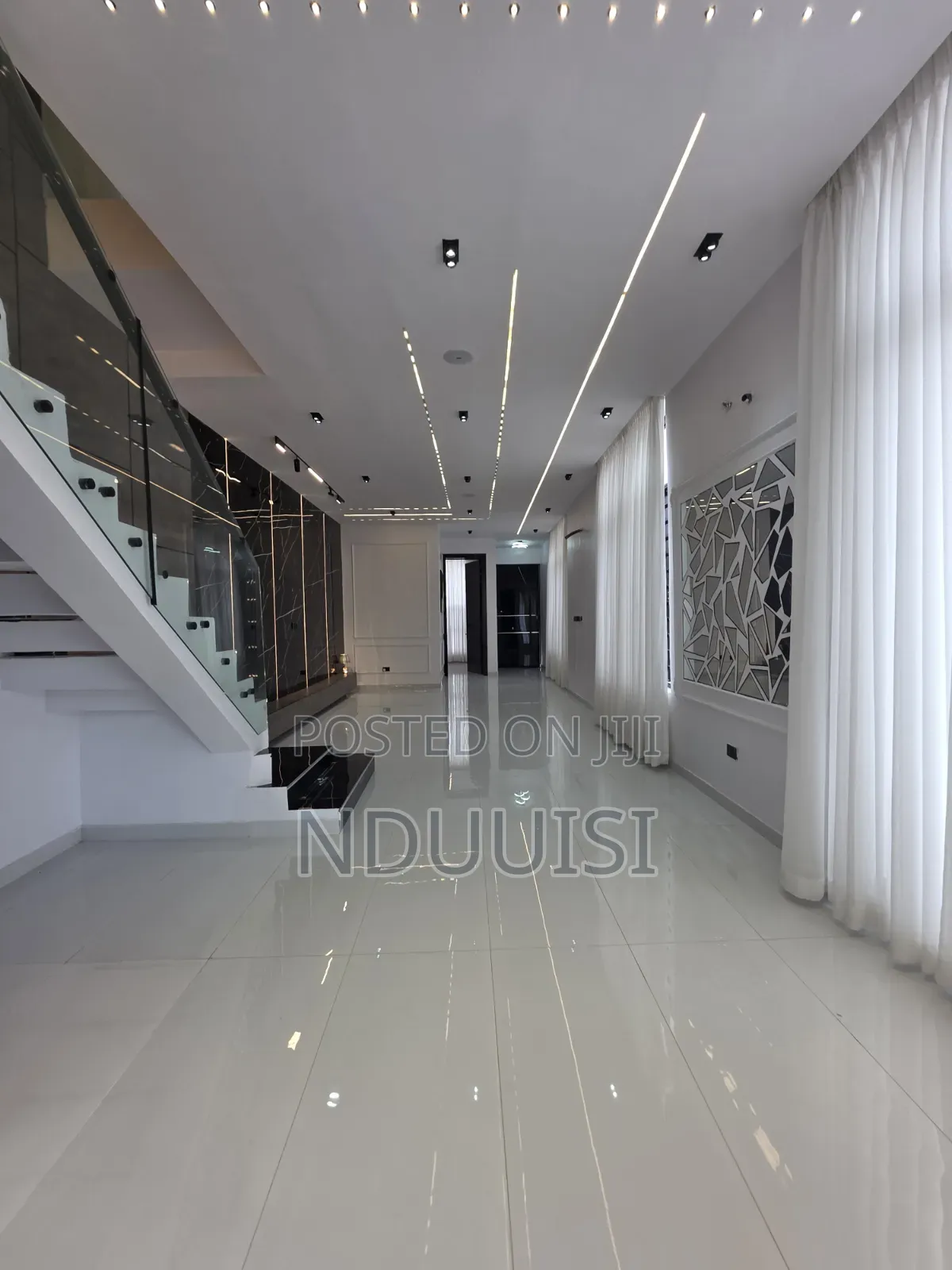 5bdrm Duplex in Ikota Villa Estate for sale