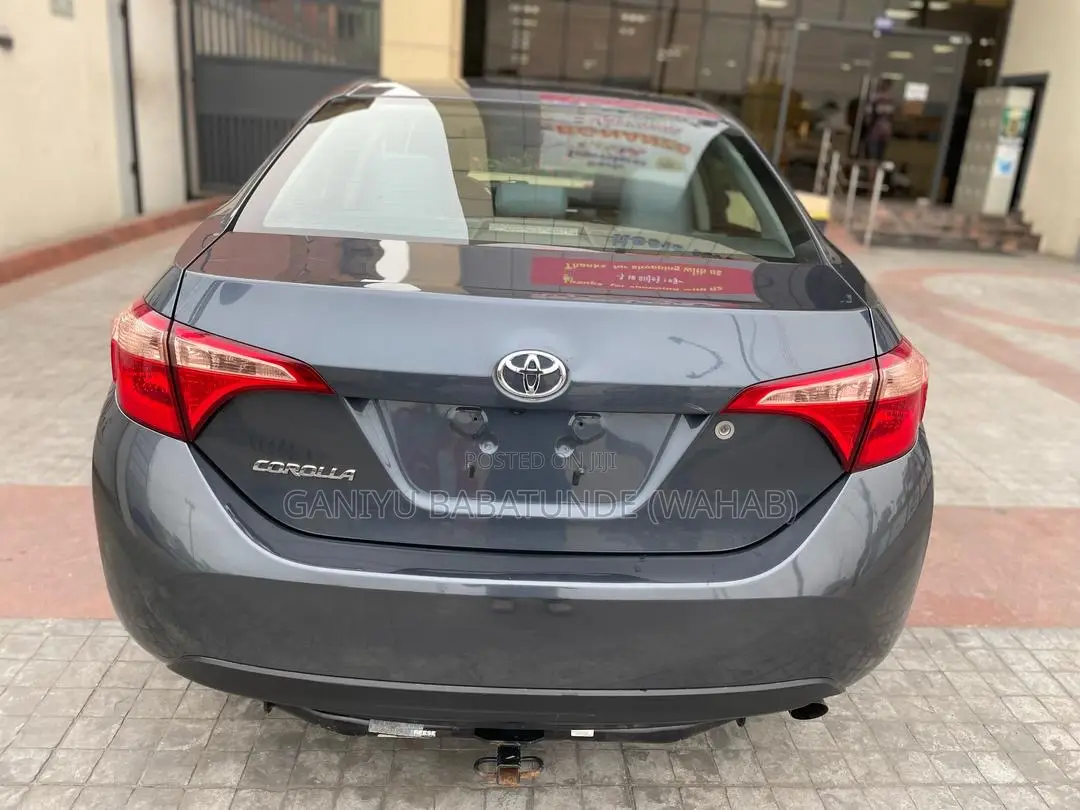 Toyota Corolla 2017 Gray