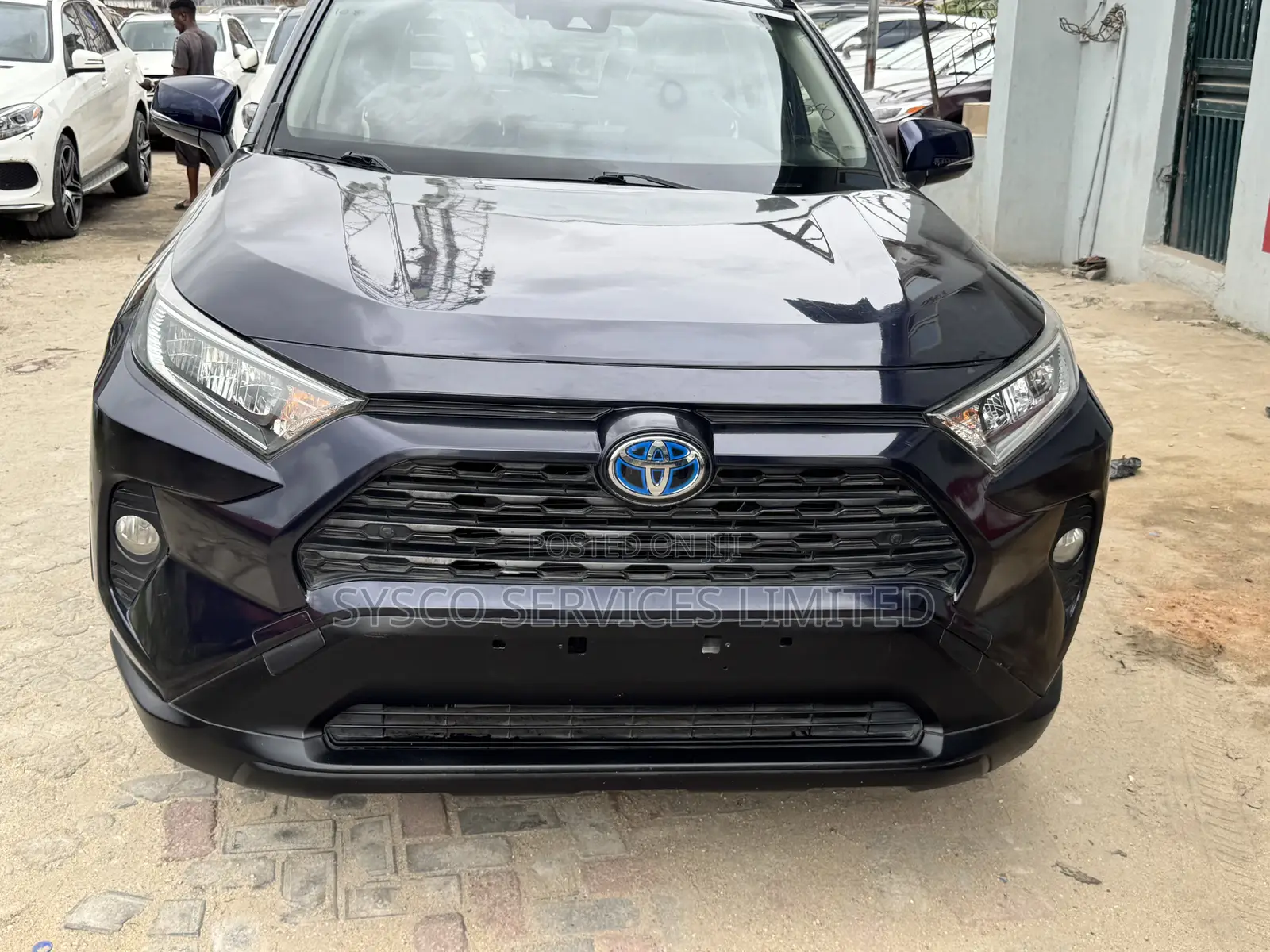 Toyota RAV4 XLE AWD 2020 Blue