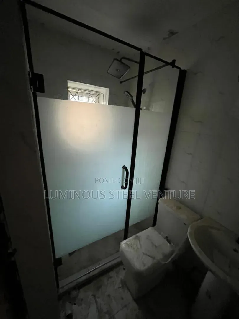 10mm Tempered Glass Is Highly Durable, Long-Lasting, Safe