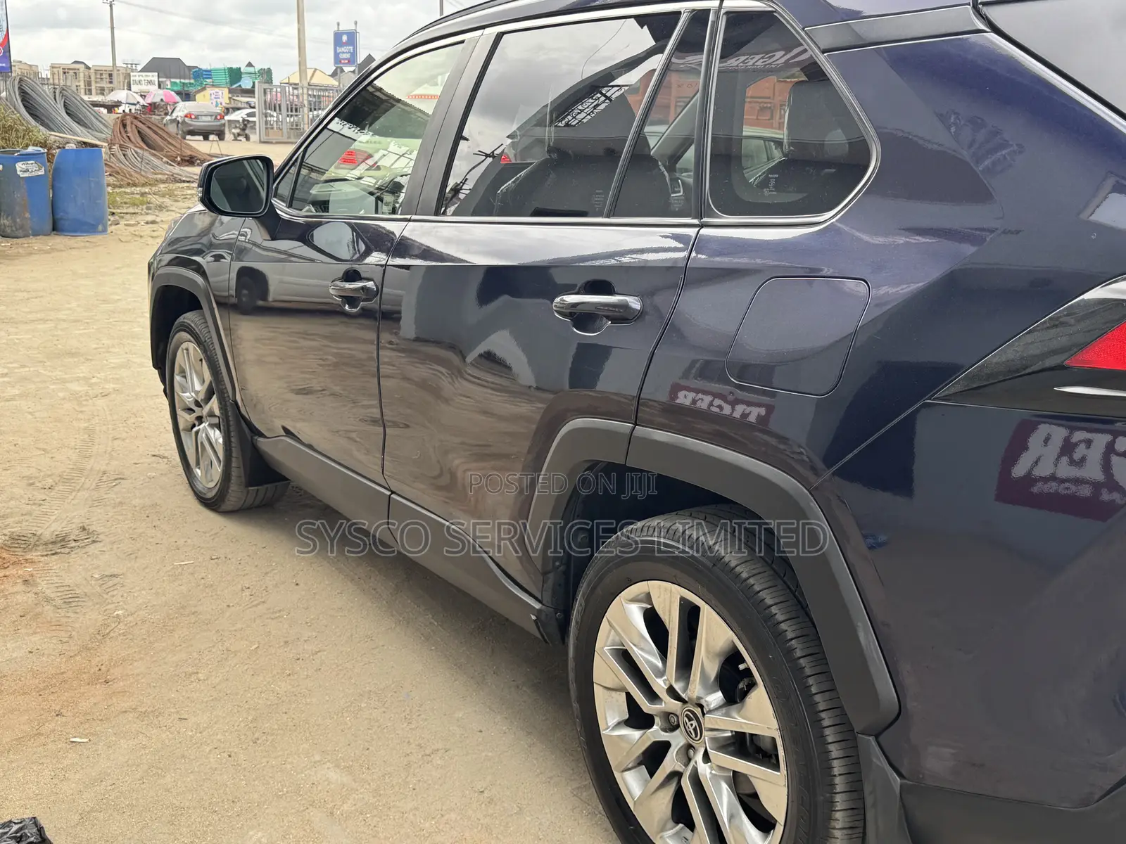 Toyota RAV4 XLE AWD 2020 Blue