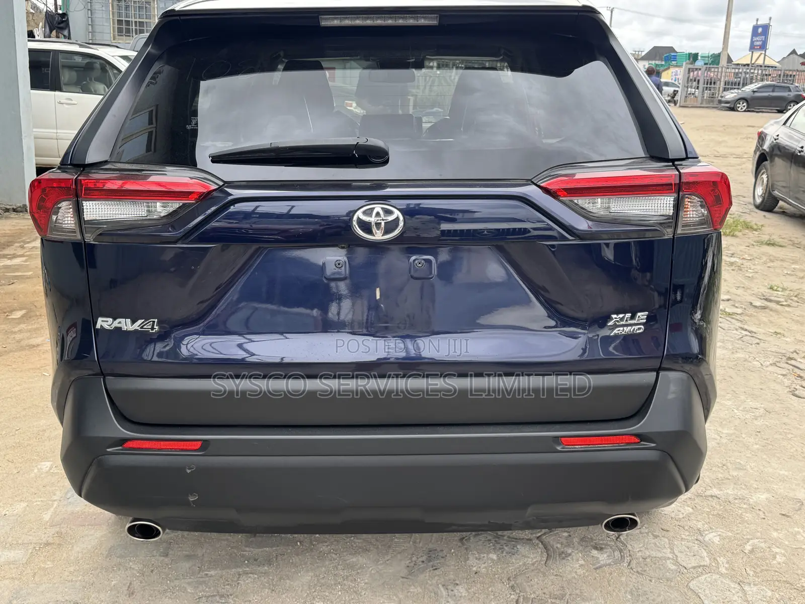 Toyota RAV4 XLE AWD 2020 Blue