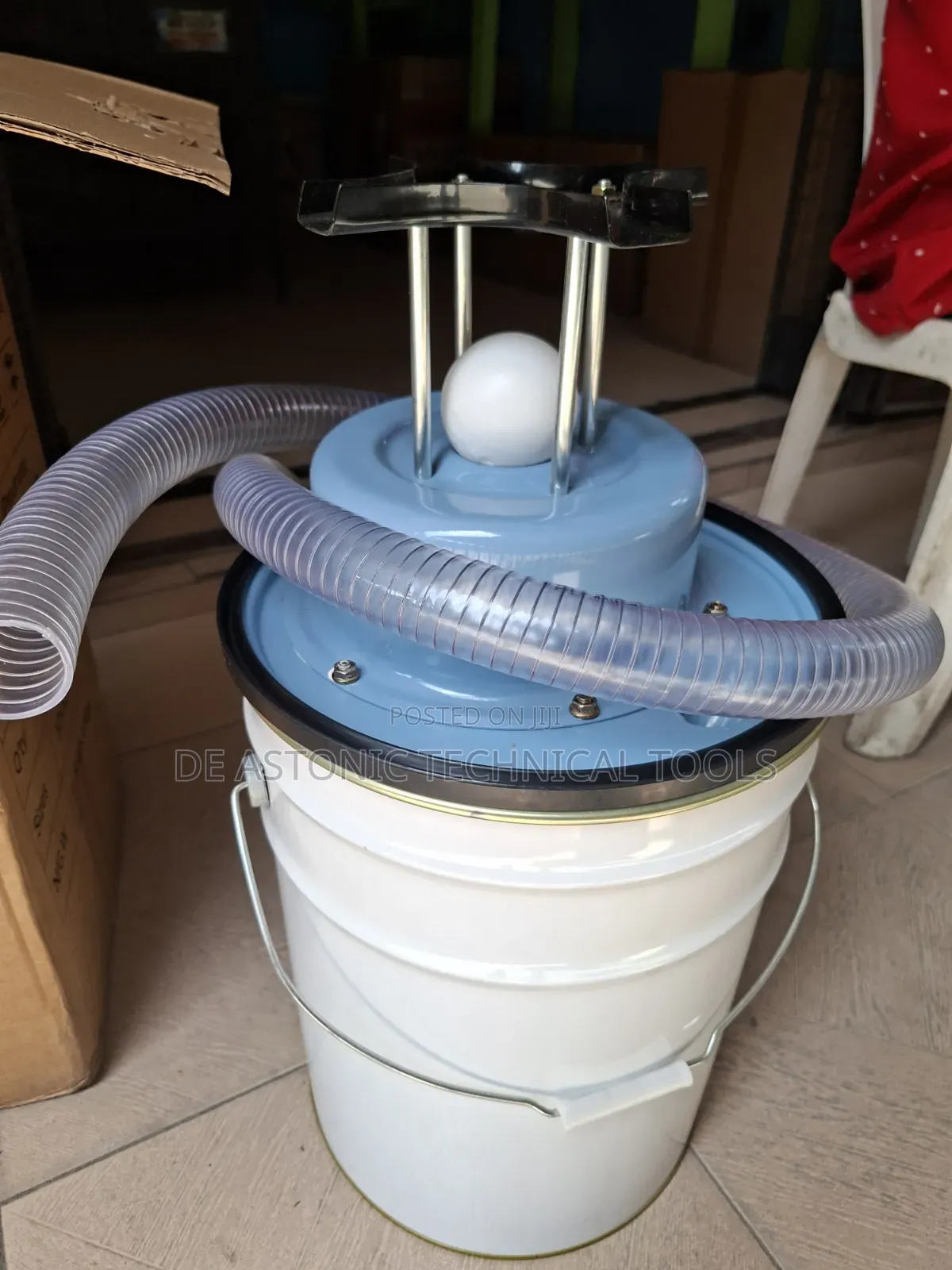 Pneumatic Vacuum Cleaner-20l Model v-500