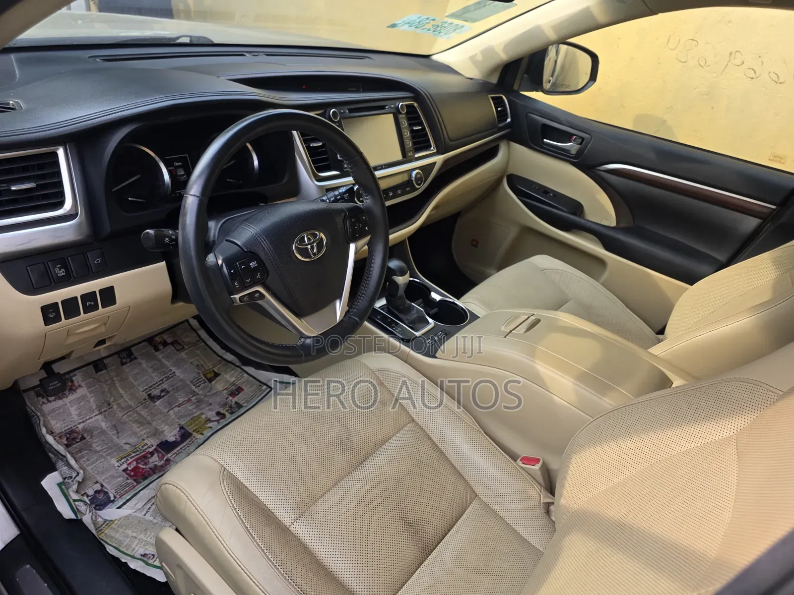 Toyota Highlander Limited V6 4x4 (3.5L 6cyl 6A) 2016 Gold