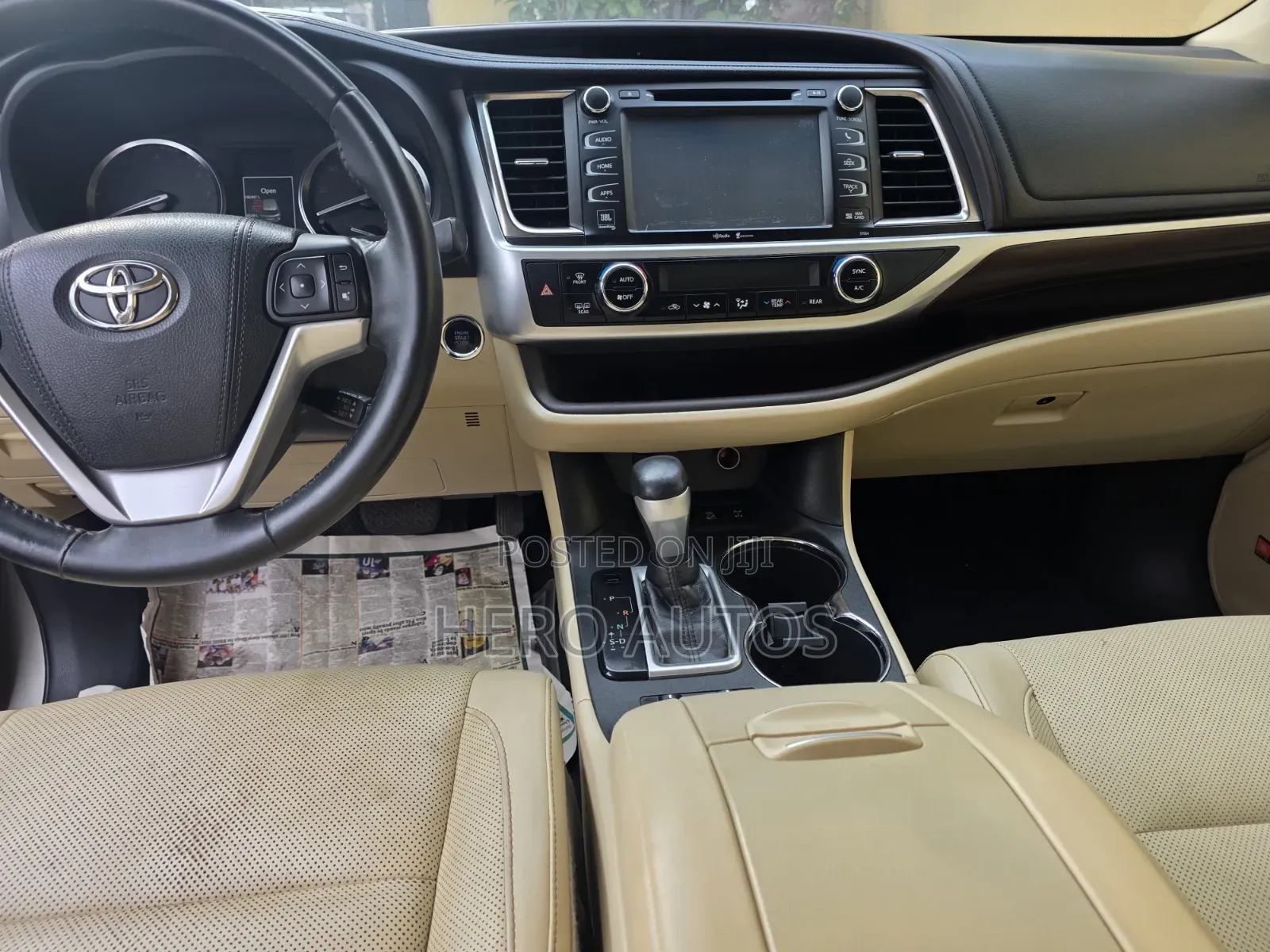 Toyota Highlander Limited V6 4x4 (3.5L 6cyl 6A) 2016 Gold