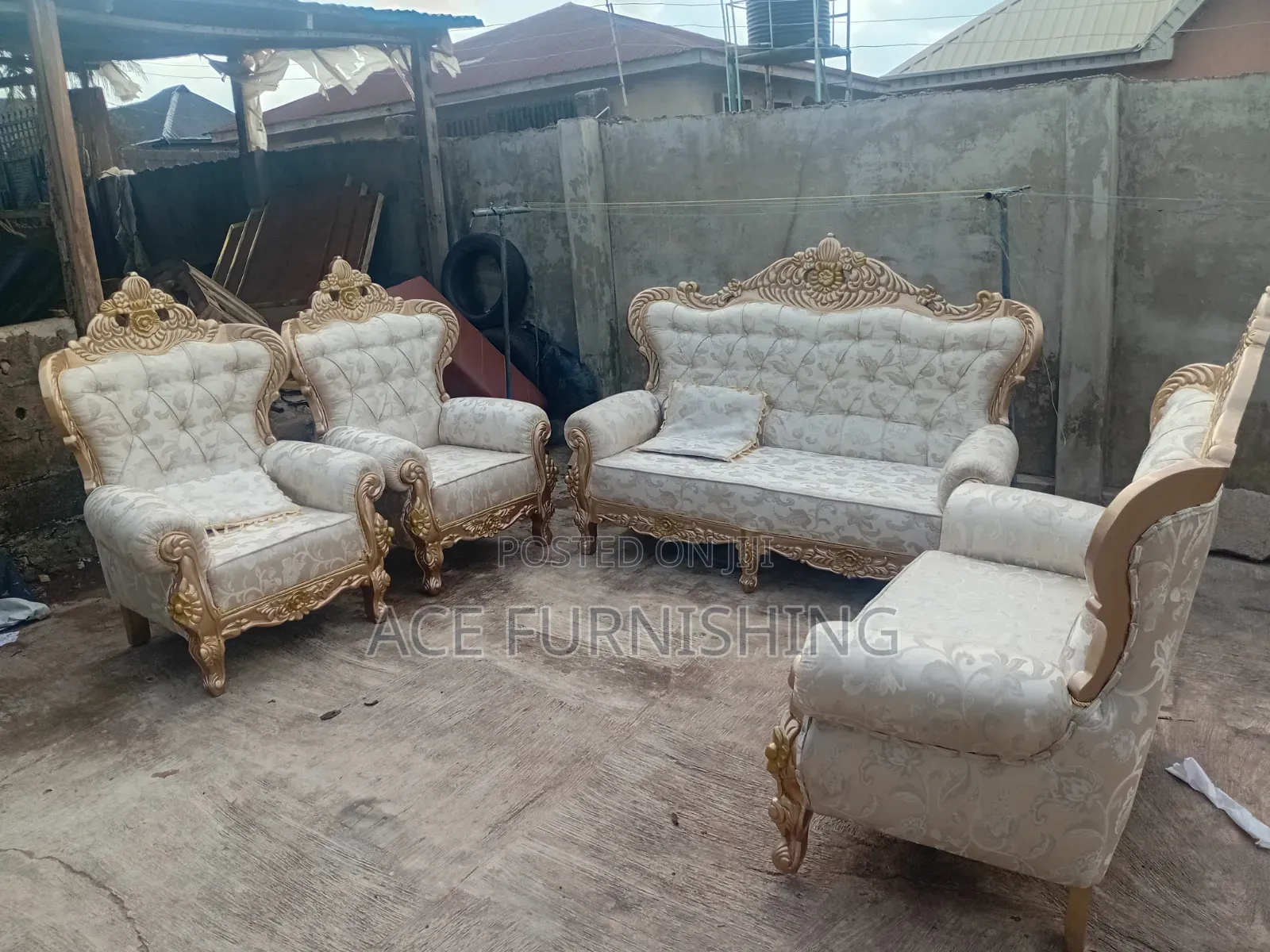 Royal 7seater Queen Setty