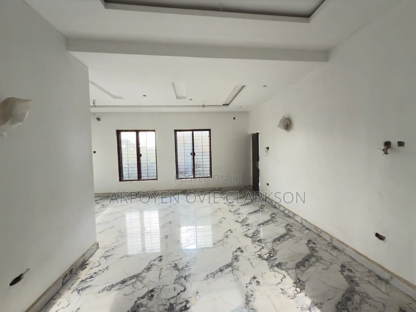 5bdrm Duplex in Idu for sale