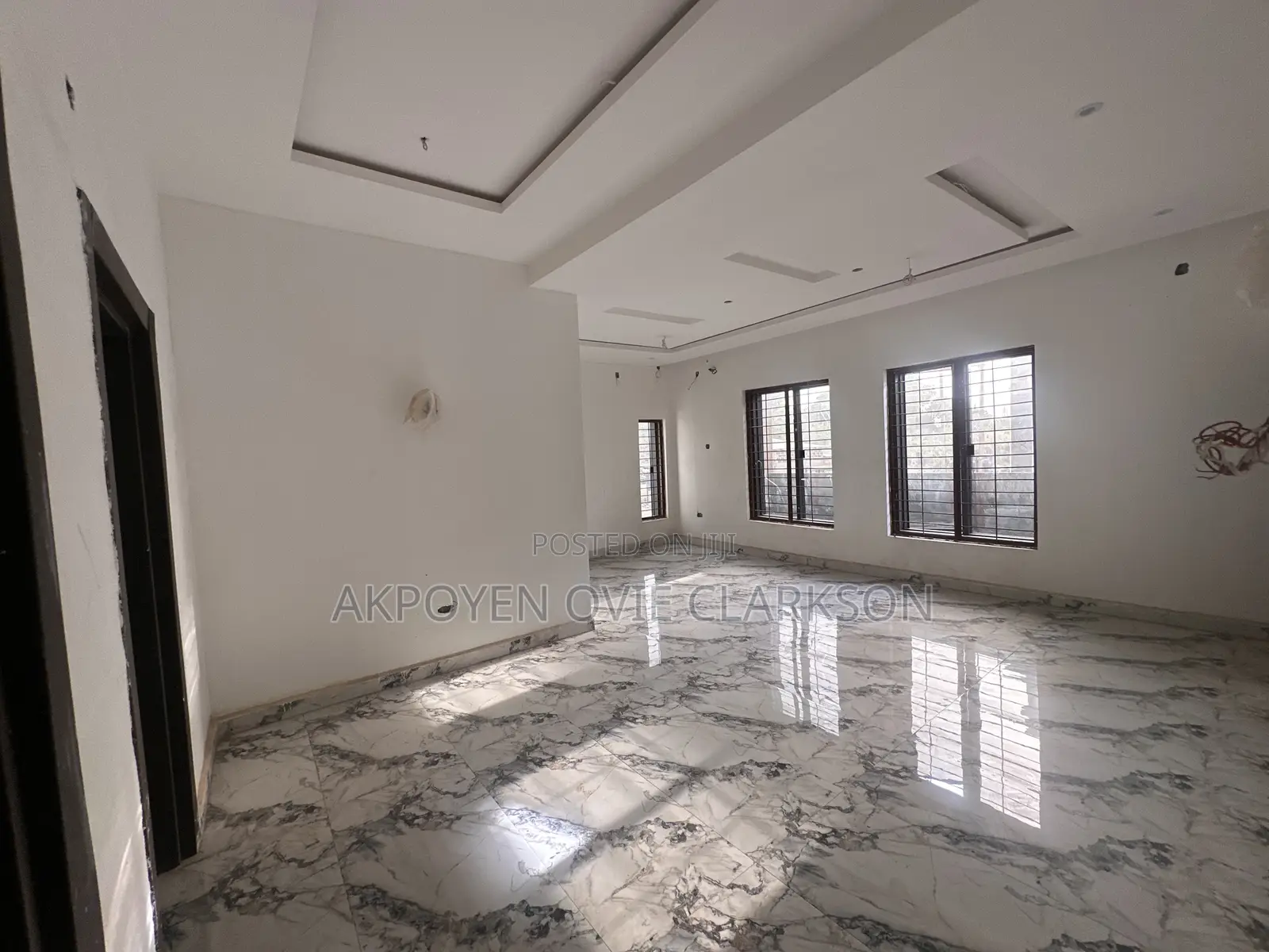5bdrm Duplex in Idu for sale