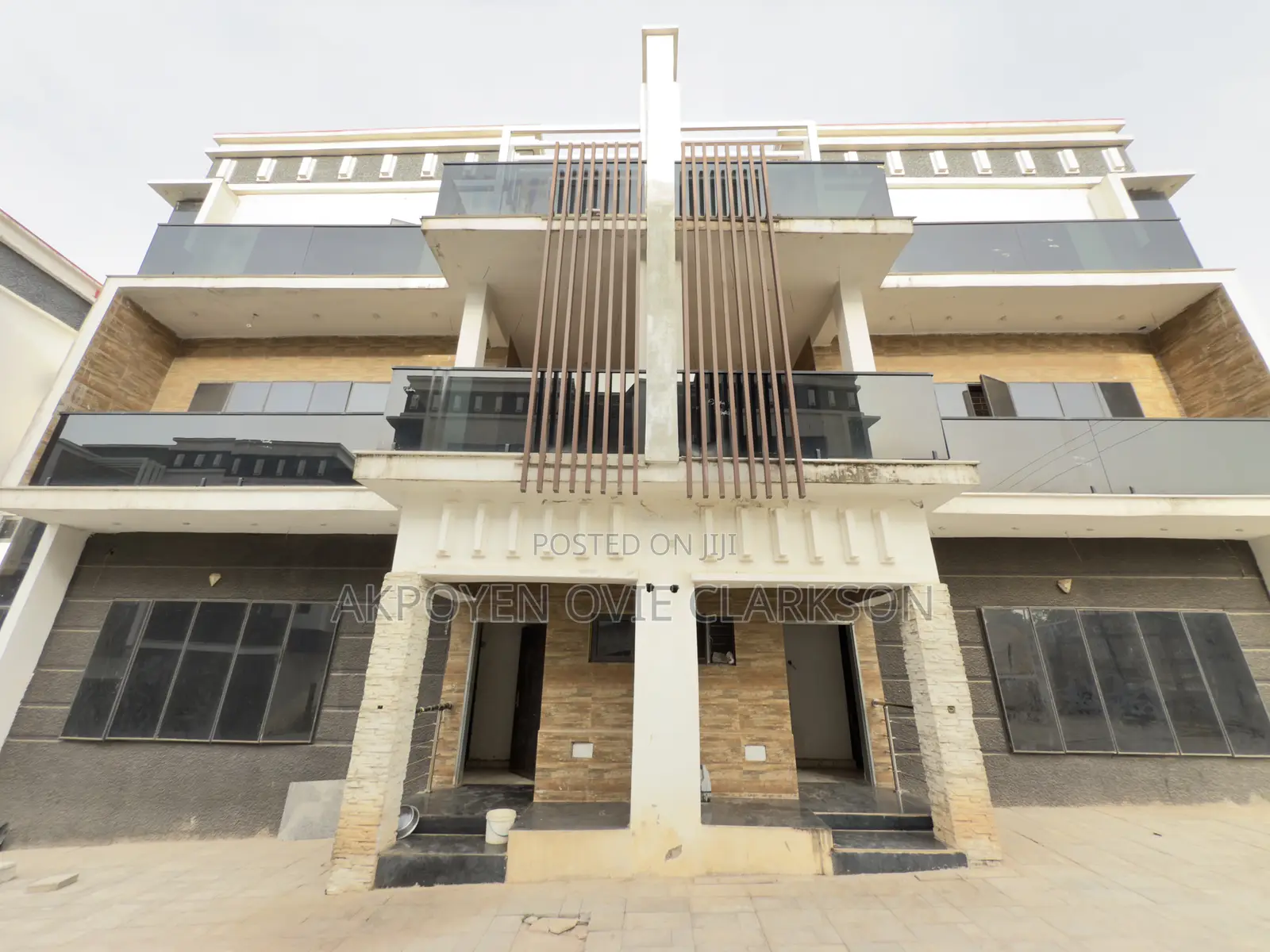 5bdrm Duplex in Idu for sale