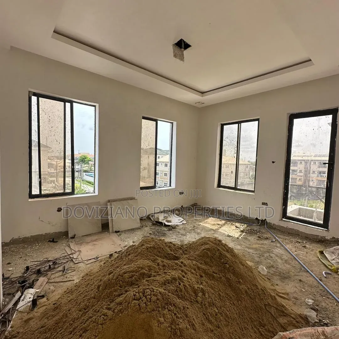 2bdrm Apartment in Victoria Island Extension for sale