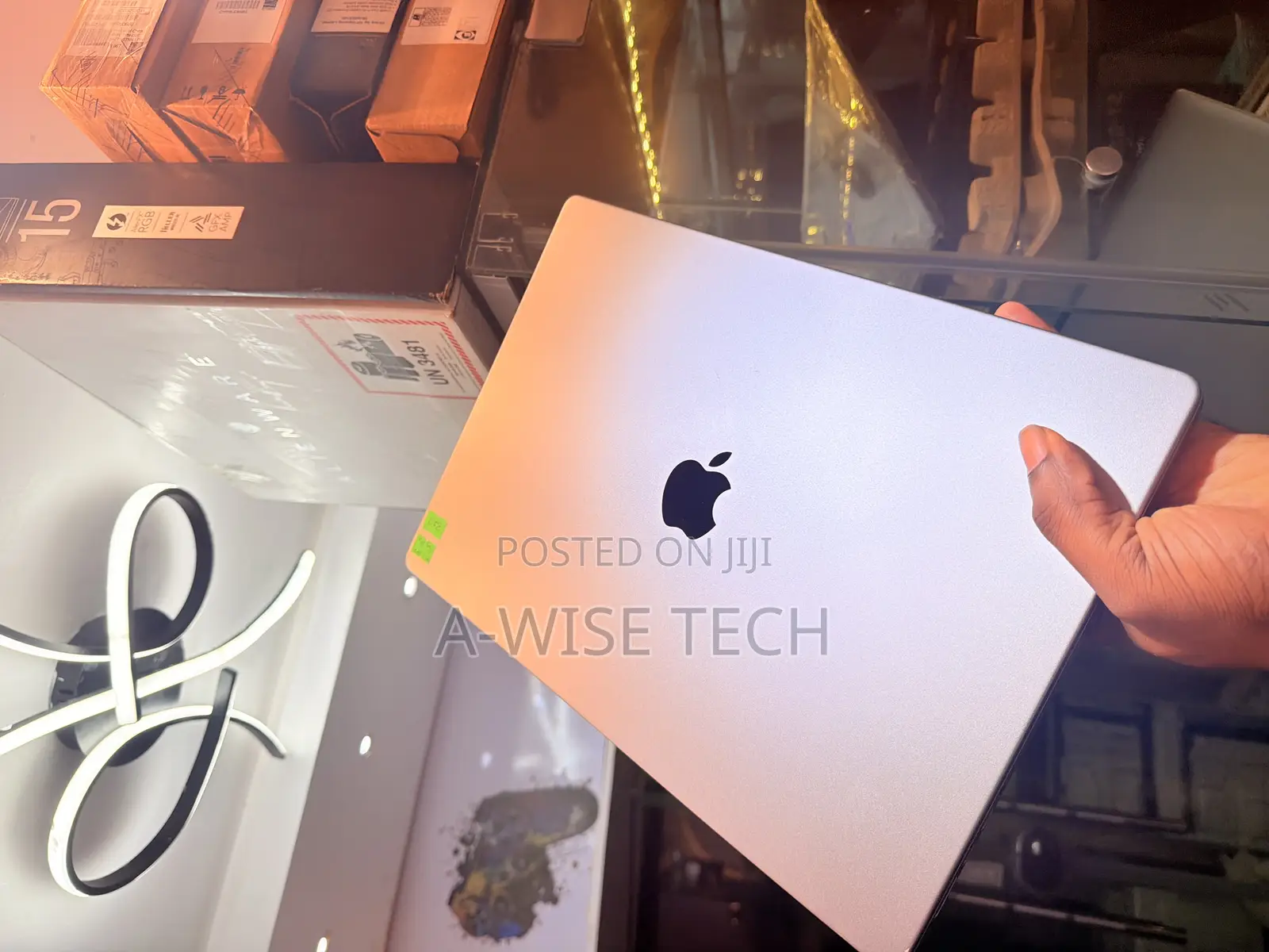 Laptop Apple MacBook Pro 2021 M1 16GB Apple M1 Pro SSD 512GB