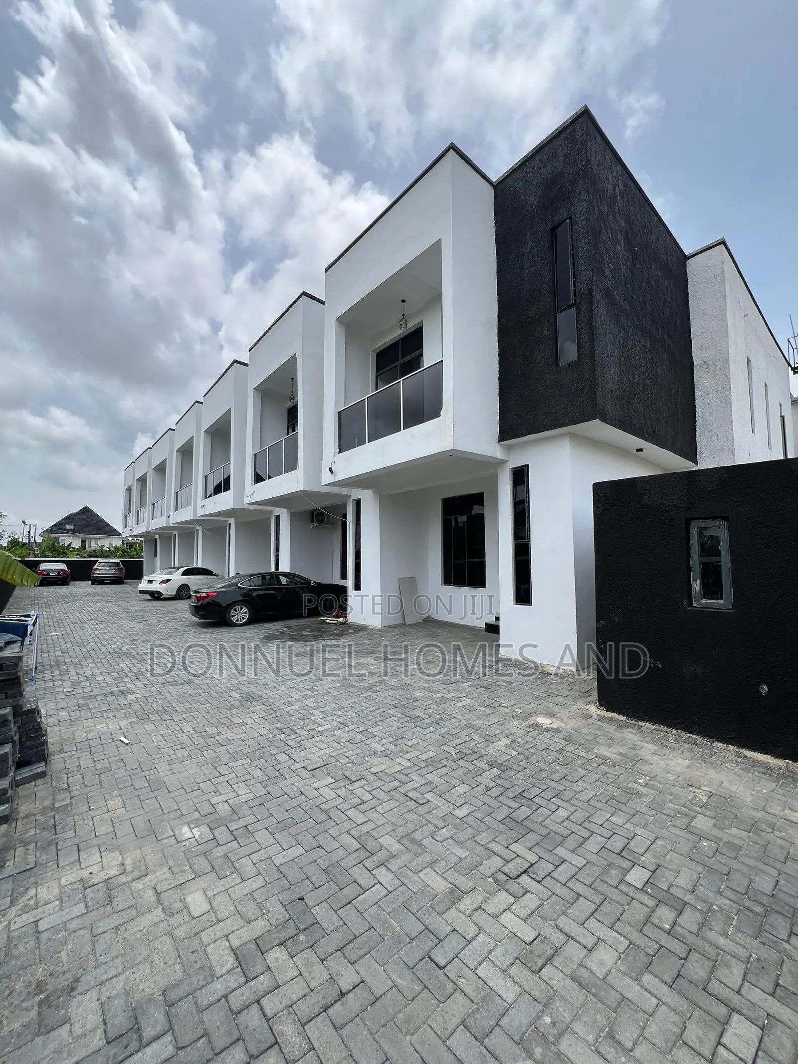 3bdrm Townhouse / Terrace in Lekki Expressway for rent