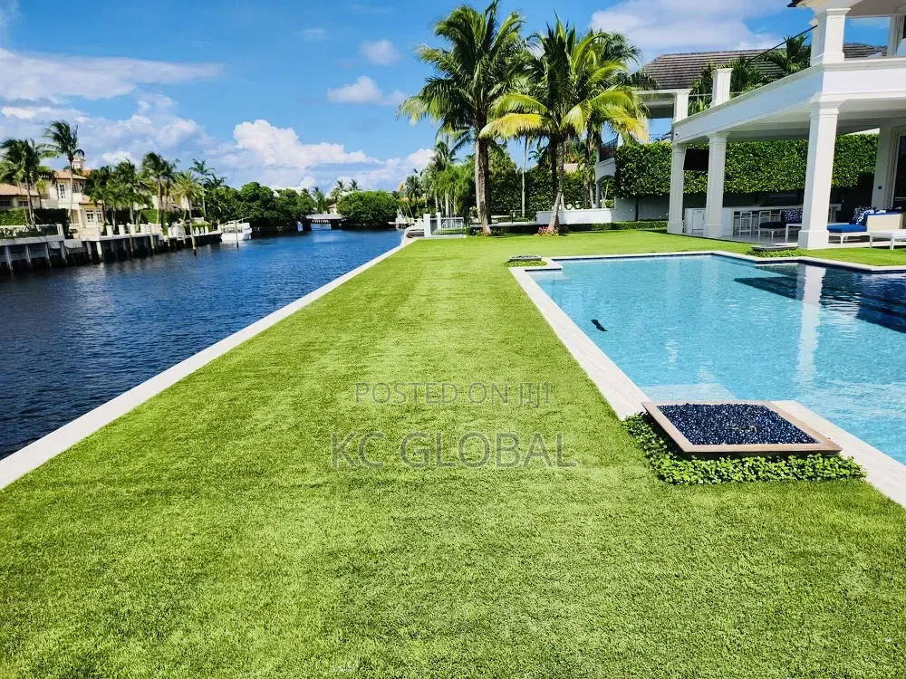 Transport Your Swimming Pool Artificial Grass 35mm