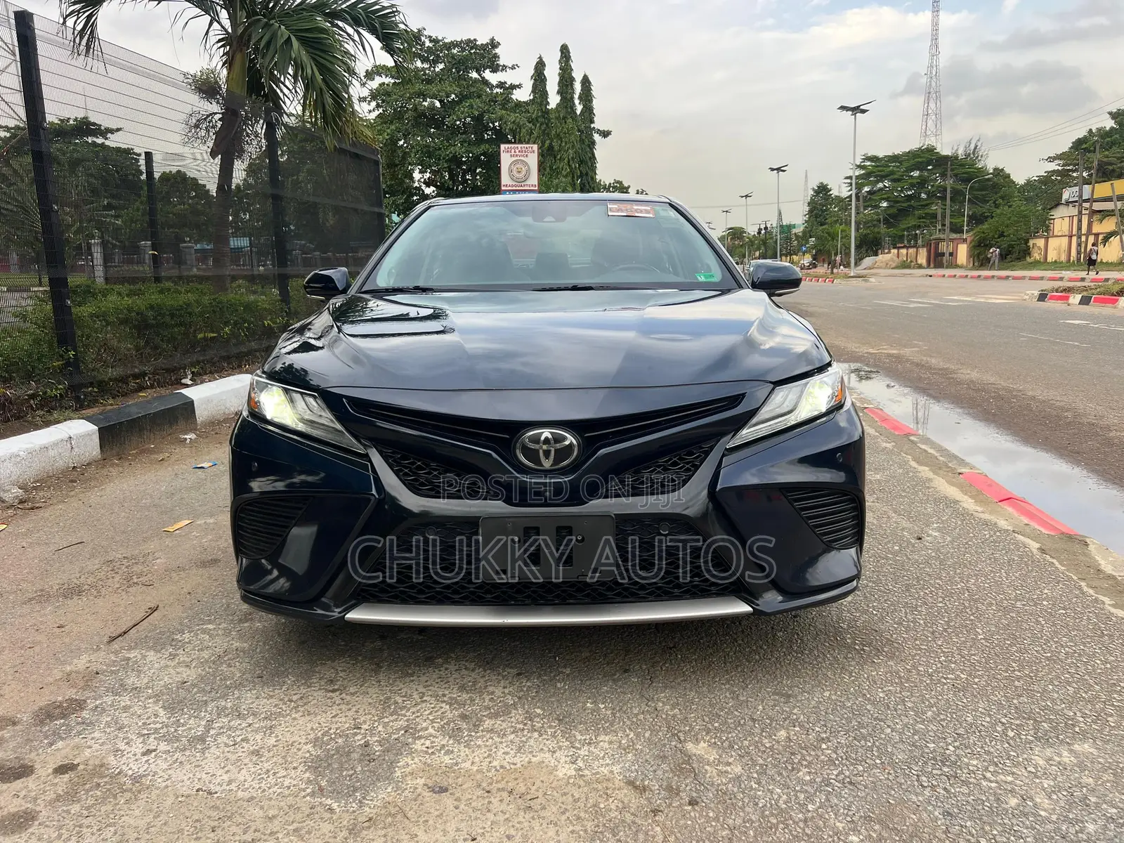 Toyota Camry XSE (2.5L 4cyl 8A) 2019 Blue