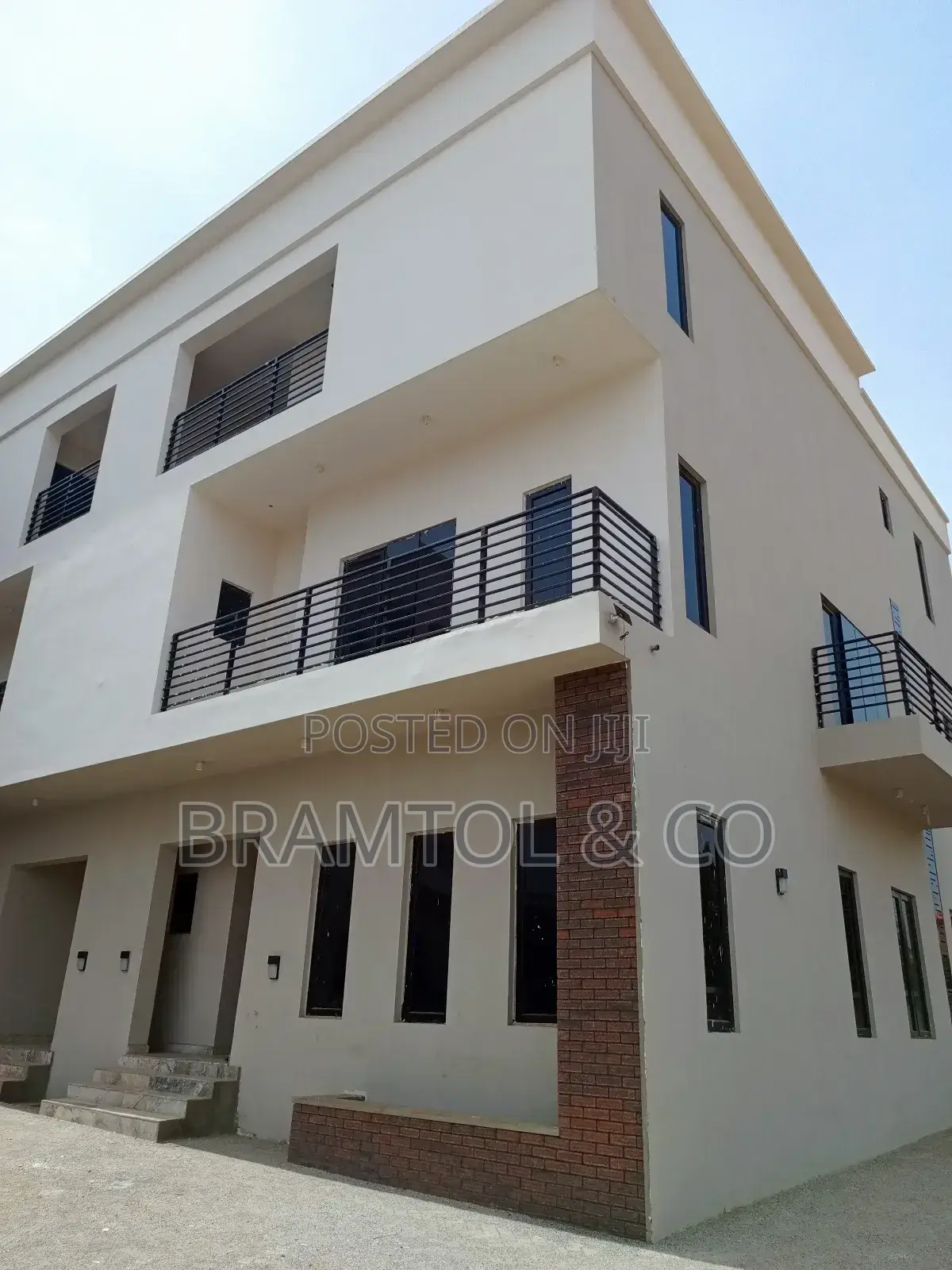 4bdrm Townhouse / Terrace in Mabushi for rent