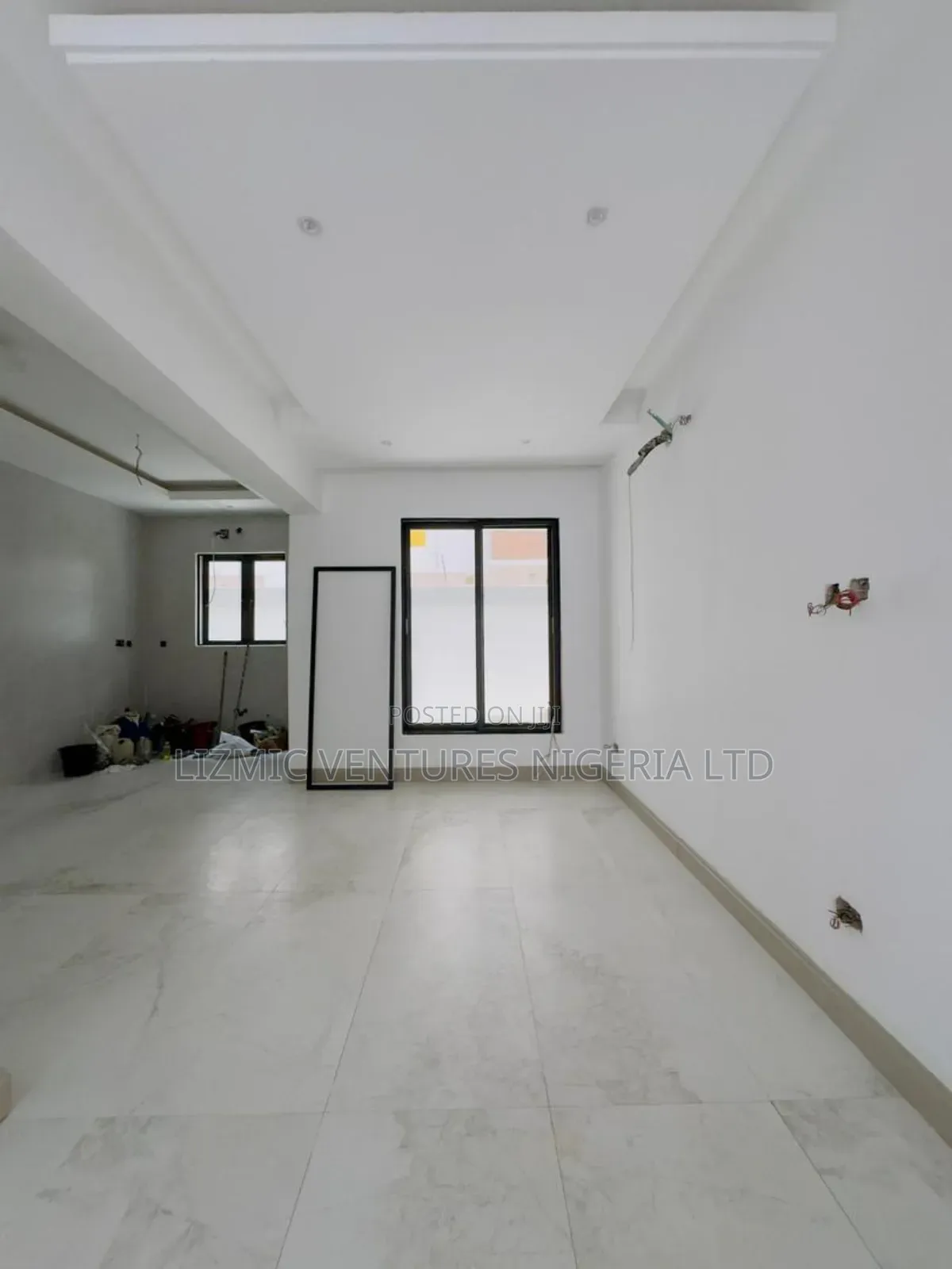 Furnished 3bdrm Apartment in Allen Avenue for sale