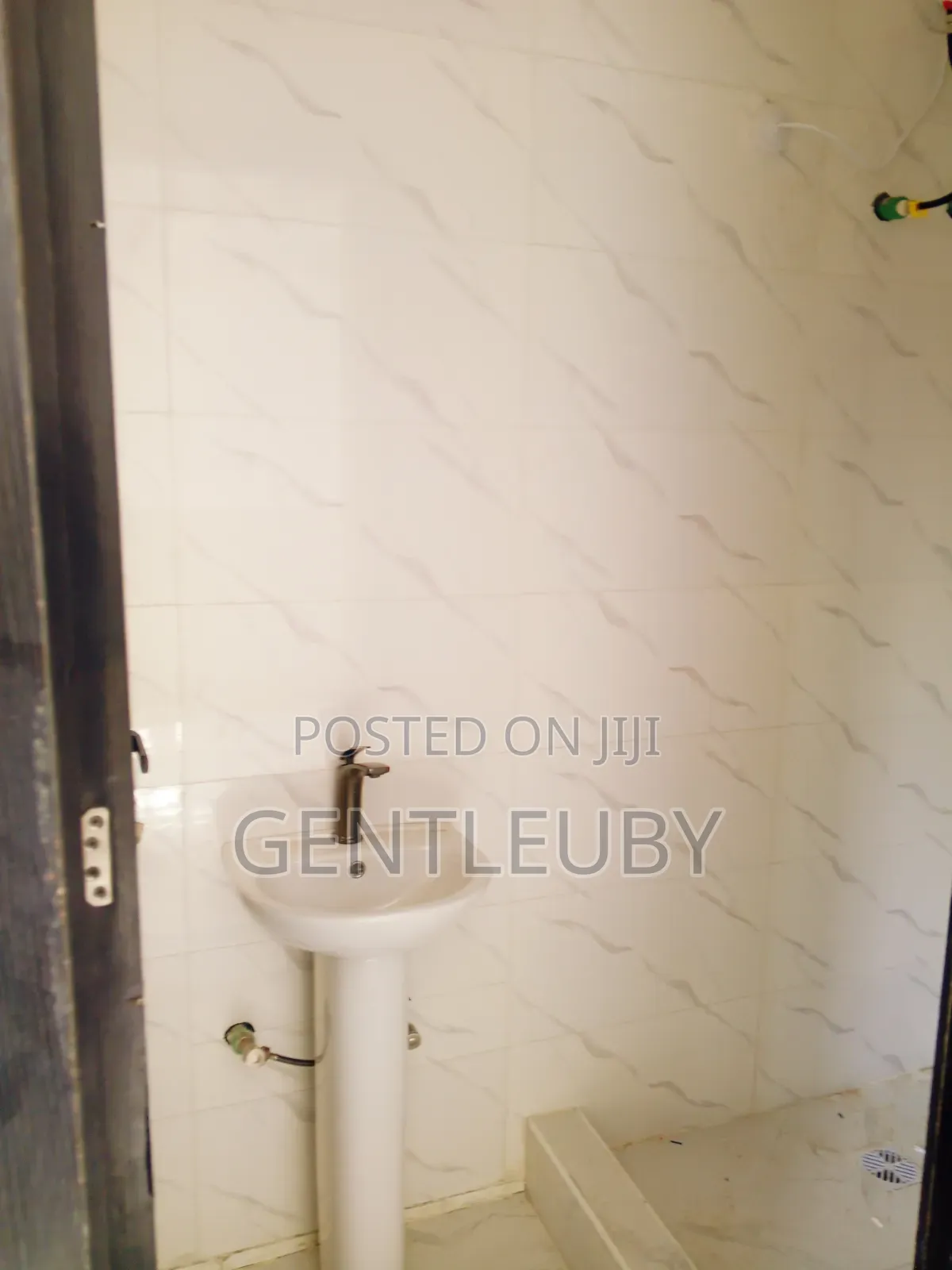 2bdrm Apartment in Igbo Fon, Lekki Phase 1 for rent