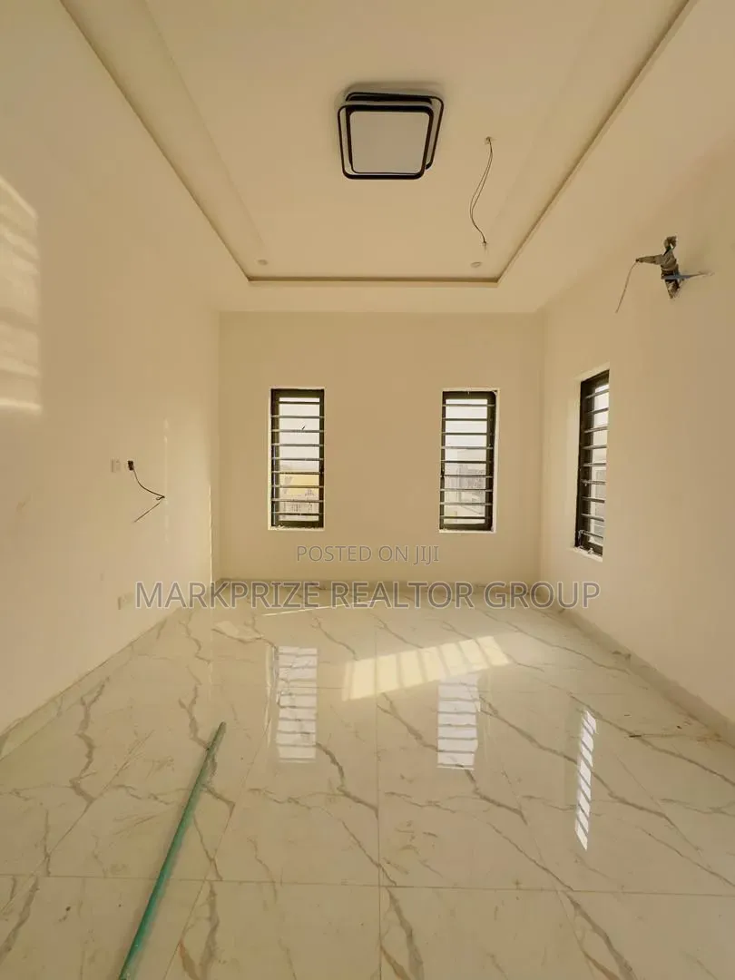4bdrm Duplex in Ogudu Gra for sale