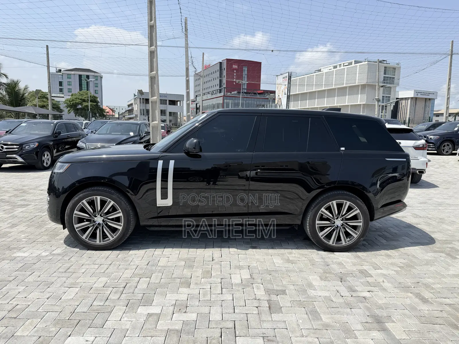 Land Rover Range Rover P530 SE SWB 2023 Black