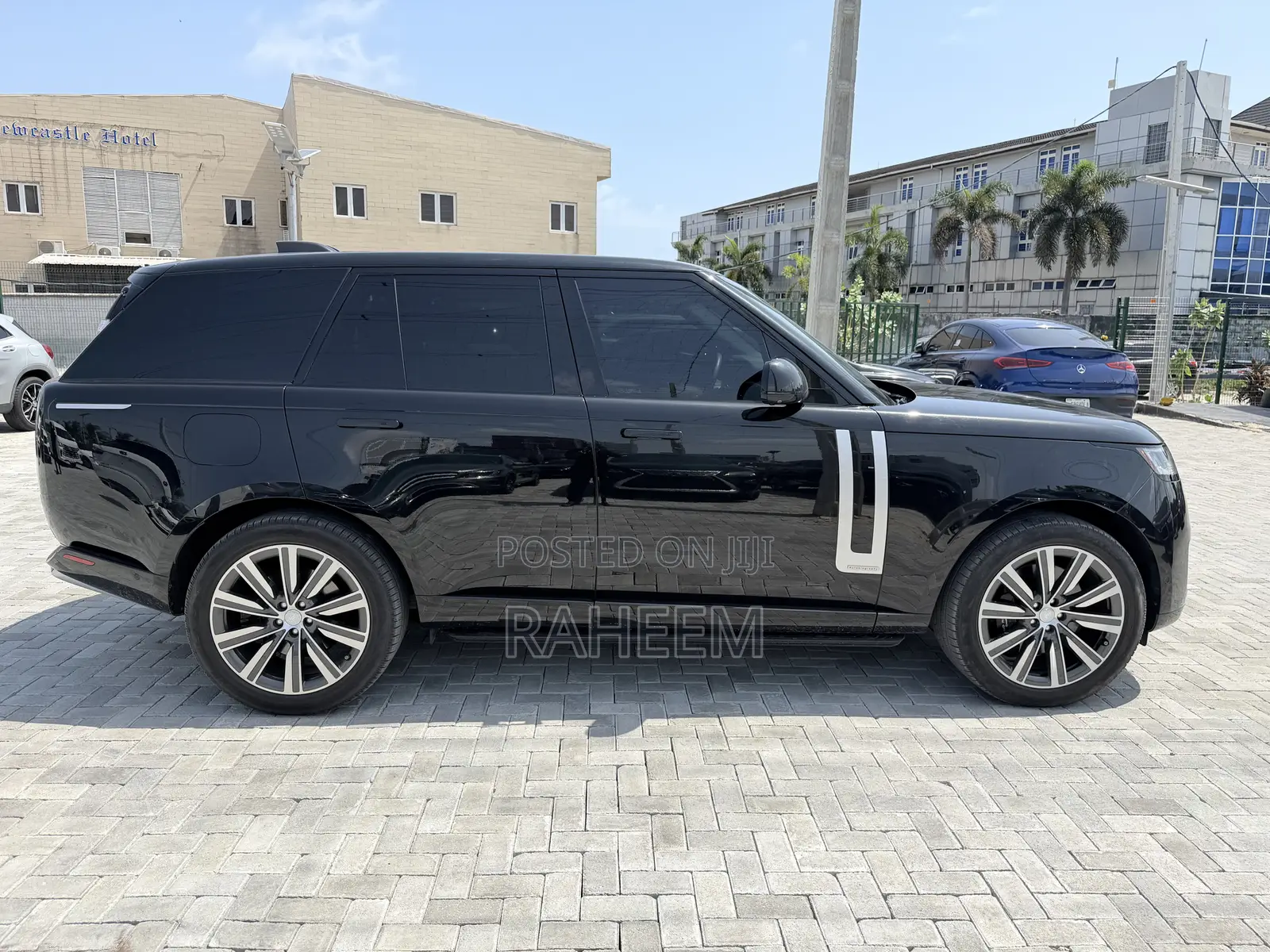 Land Rover Range Rover P530 SE SWB 2023 Black