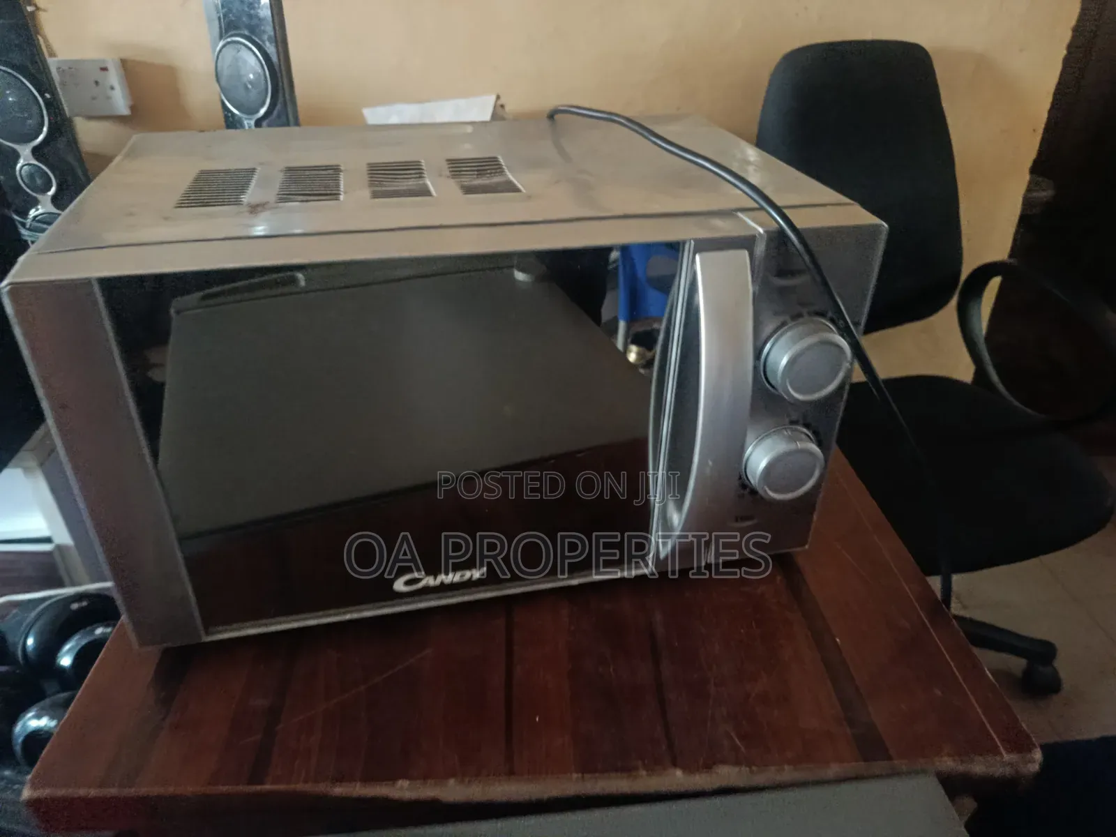 New 20l Candy Microwave Oven for Sale at Bodija, Ibadan 
