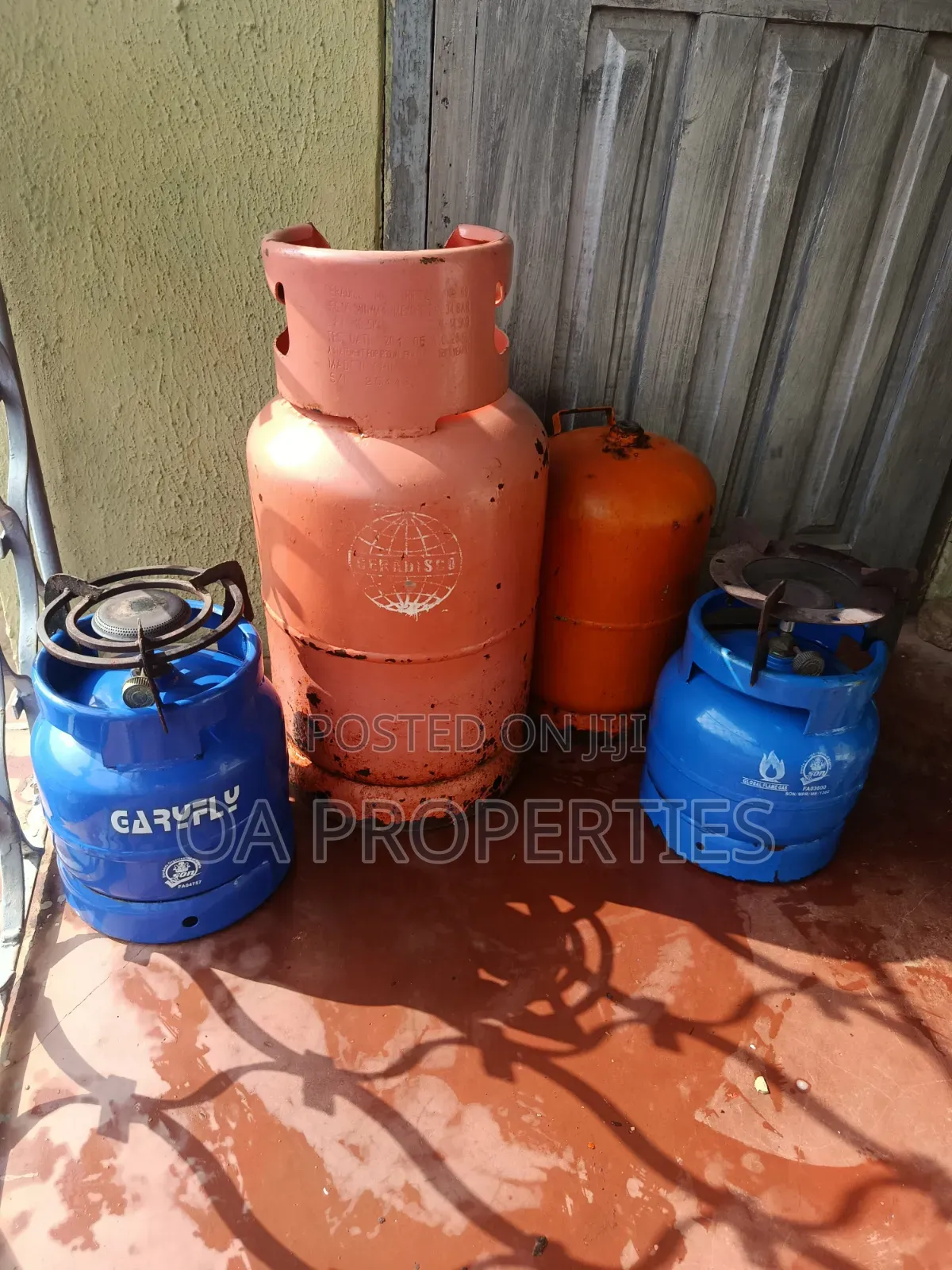 Neatly Used Gas Cylinders for Sale at Bodija Market, Ibadan.12.5kg-
