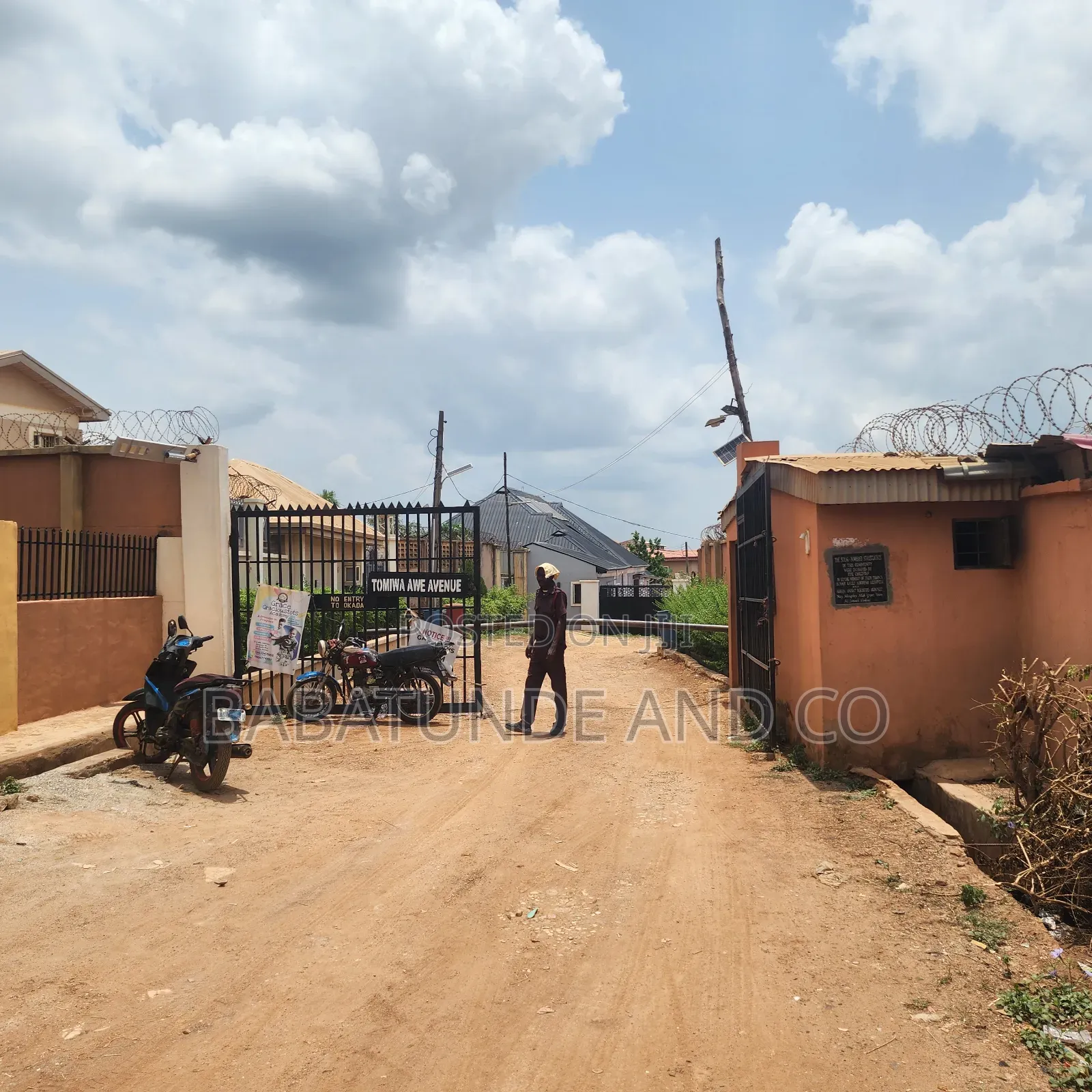 4bdrm Block of Flats in Alegongo Estate, Akobo for sale