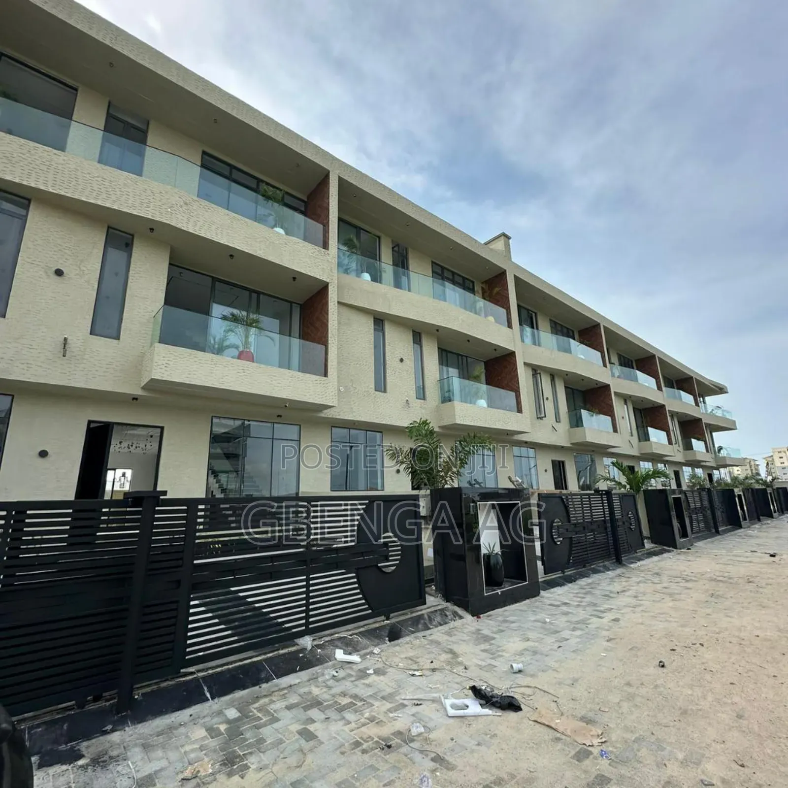Furnished 5bdrm Duplex in Lekki for sale