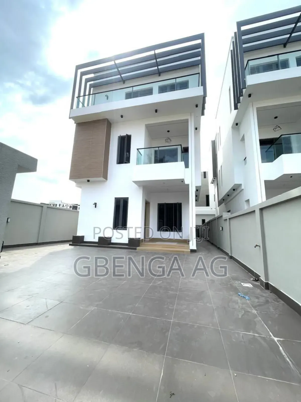 Furnished 5bdrm Duplex in Lekki for sale