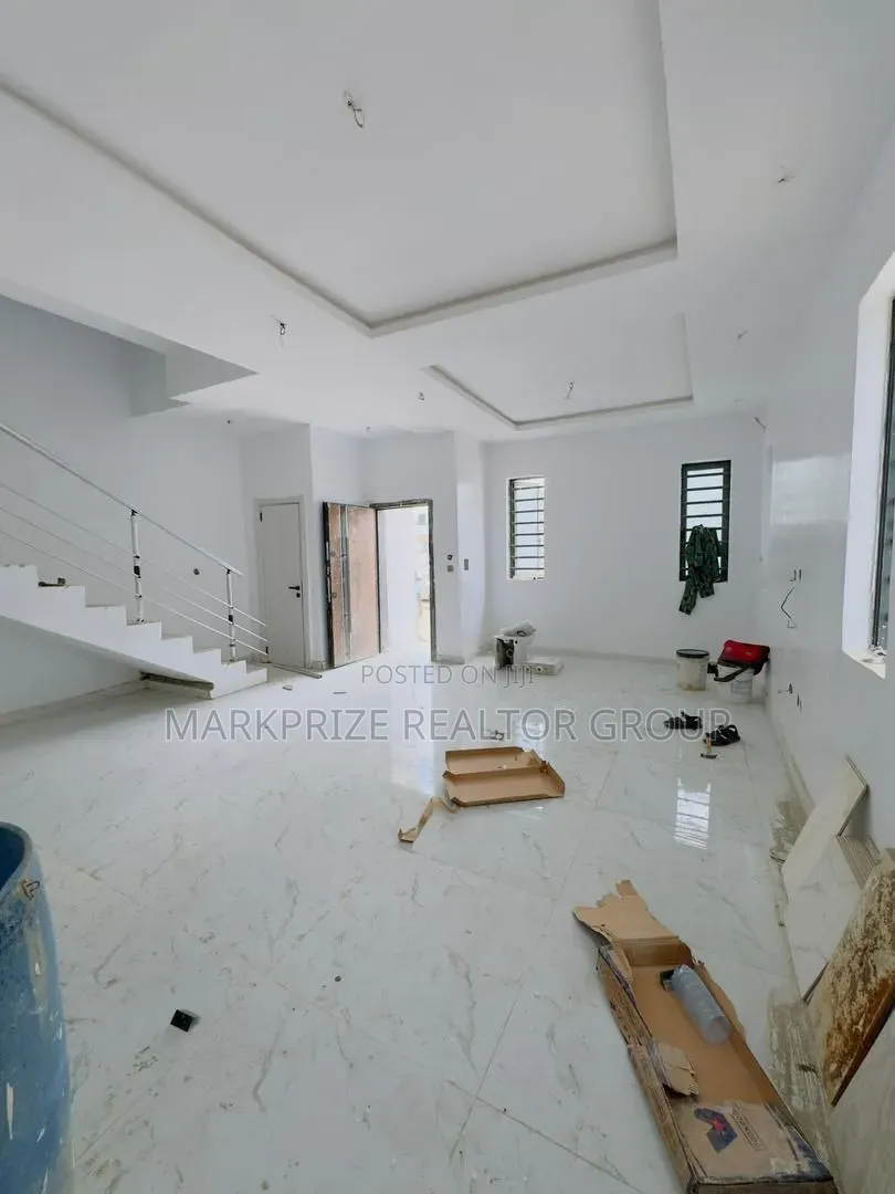 4bdrm Duplex in Opebi Ikeja for sale