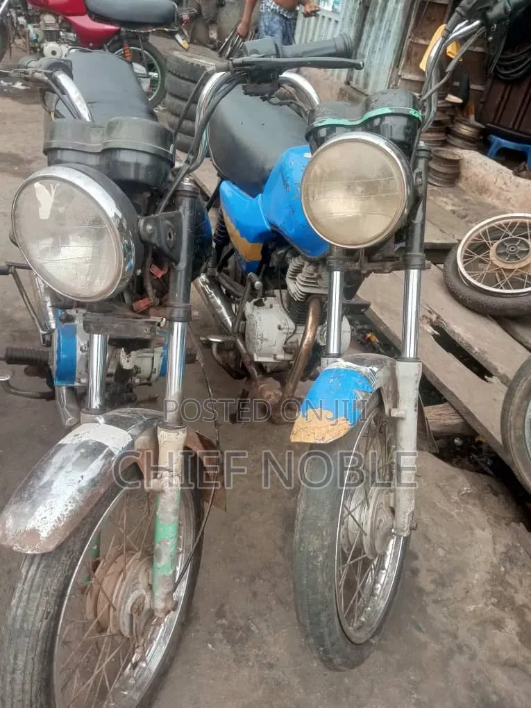Bajaj Boxer 100 2019 Red